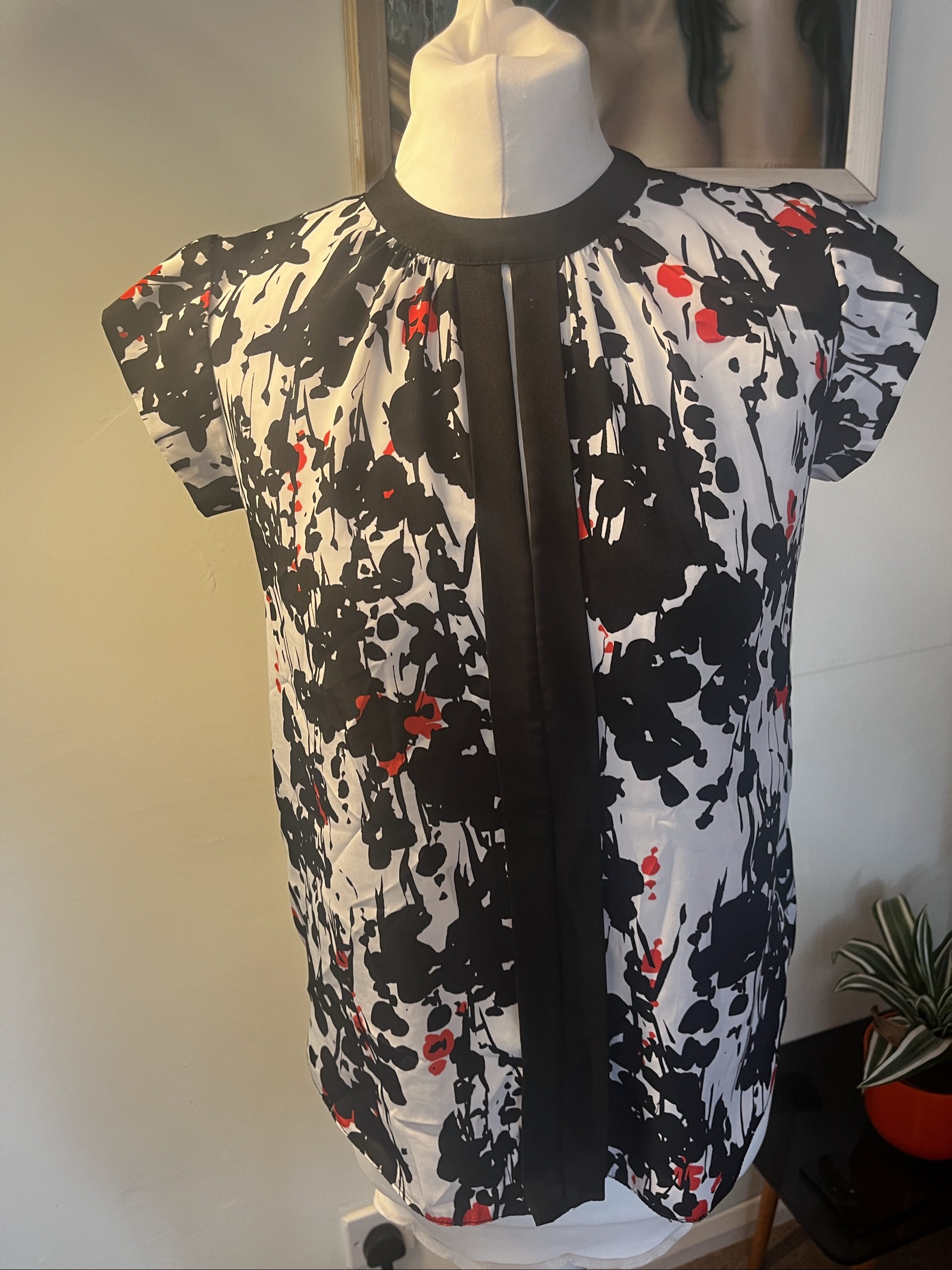 Dorothy Perkins Black, White & Red Floral Blouse UK 10