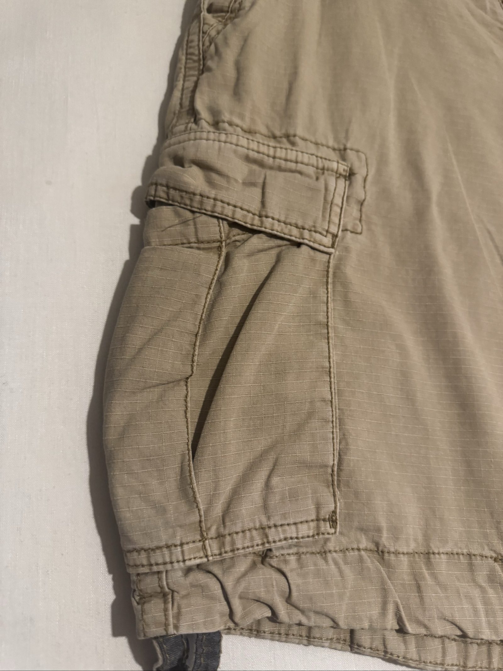 Unbranded Beige Cargo Shorts Medium with Multiple Pockets image 2
