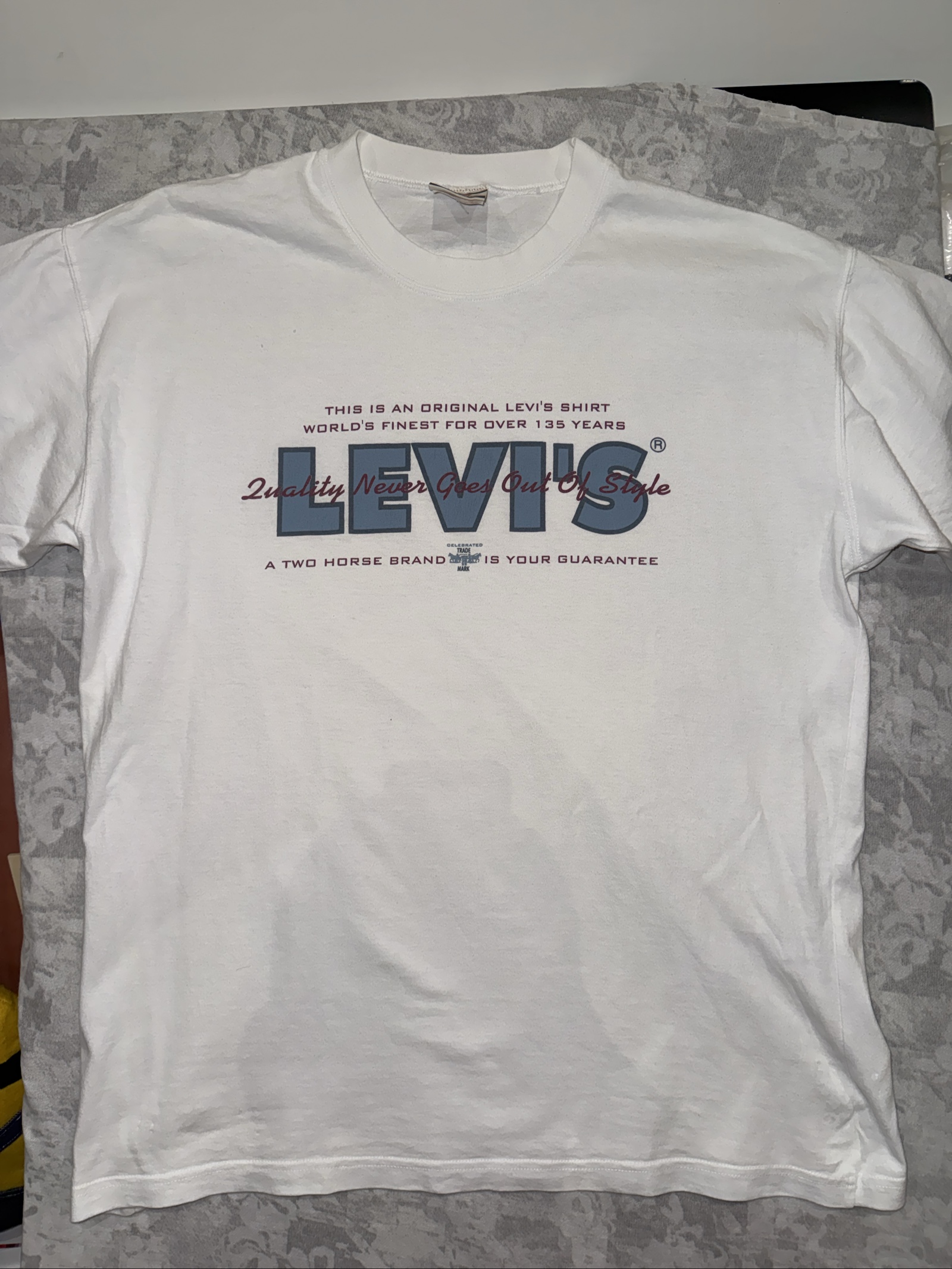 Levi's White Logo Graphic T-Shirt Large Vintage Style