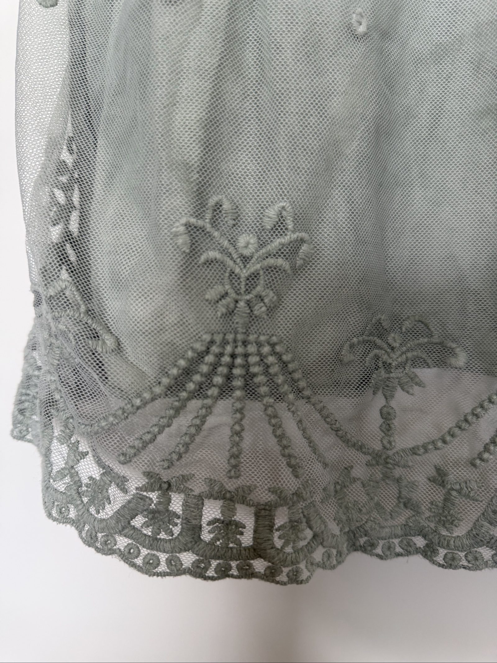 Whimsical y2k Embroidered Mesh Layered Tank Top M image 3