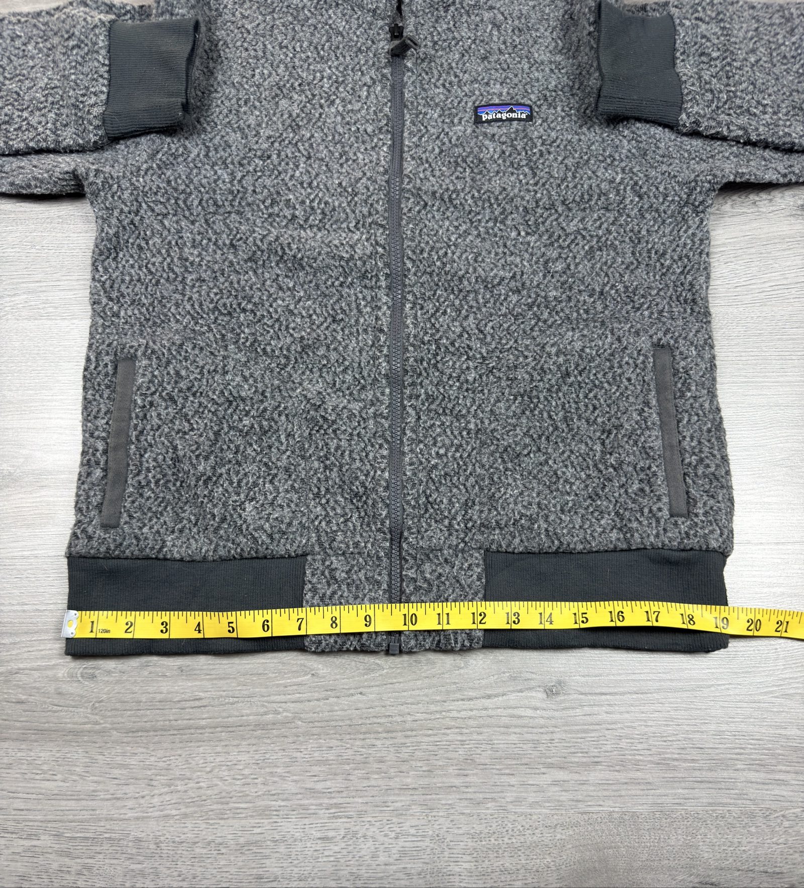 Patagonia Grey Fleece Zip-Up Jacket Size M Ribbed Cuffs image 2