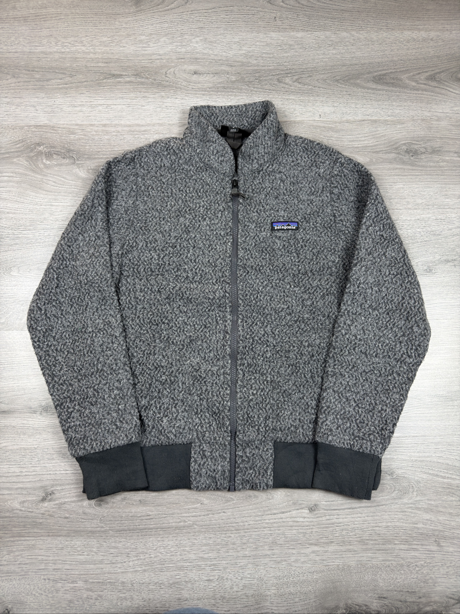 Patagonia Grey Fleece Zip-Up Jacket Size M Ribbed Cuffs