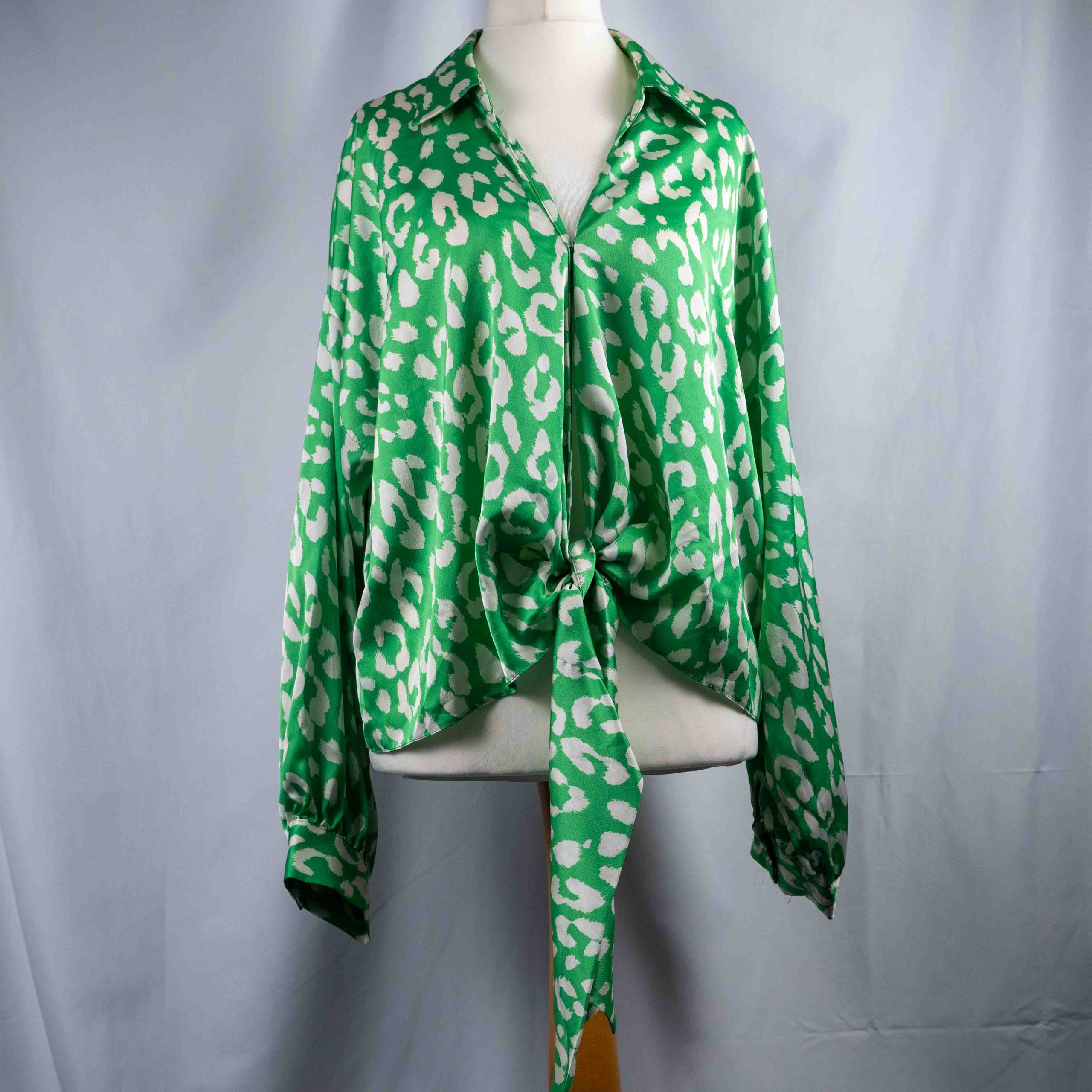 New Look Green Leopard Print Tie Front Blouse Size 18 NWT RRP £28.99