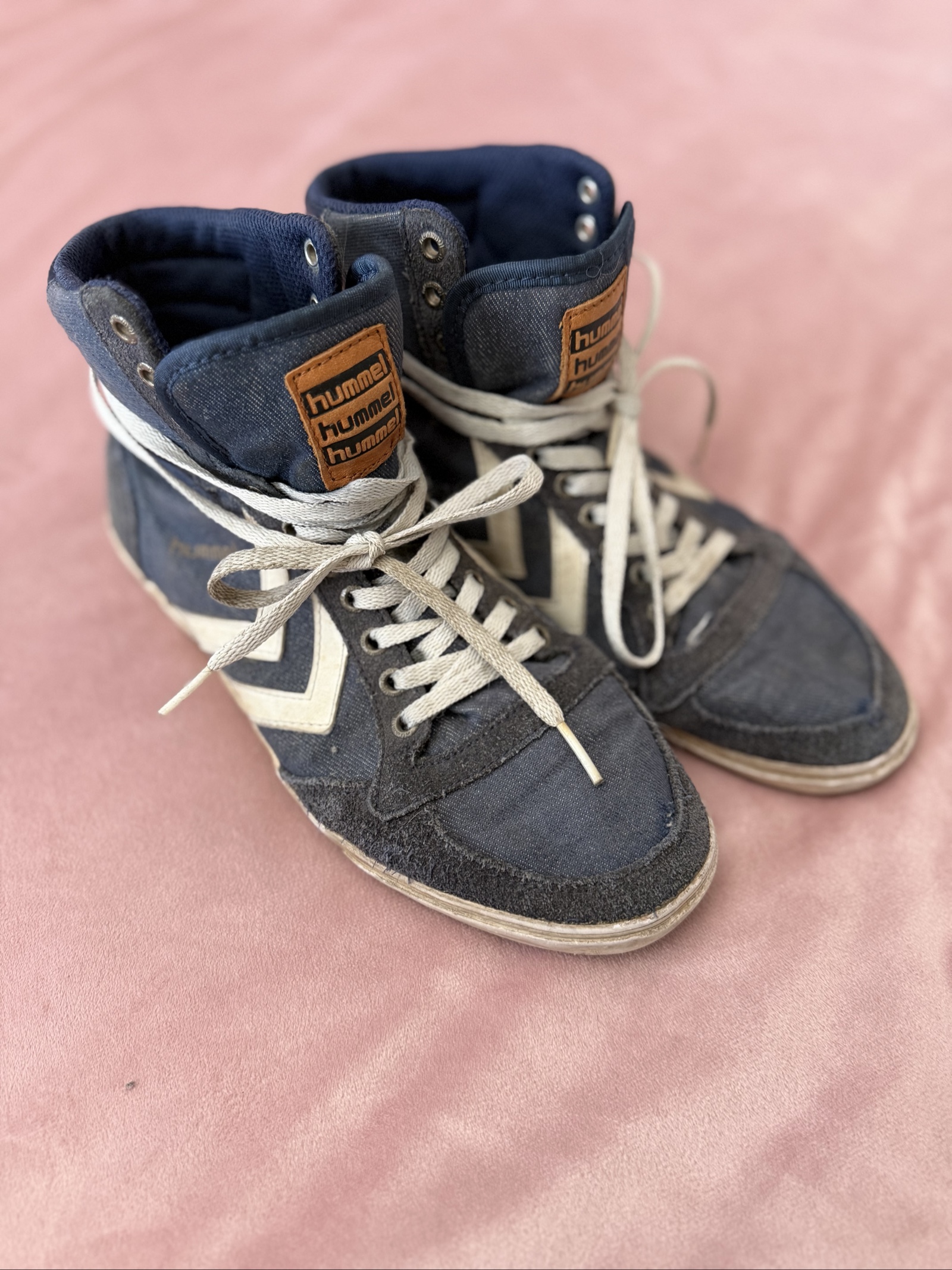 Sporty Hummel Navy & white High Top Sneakers EU 40