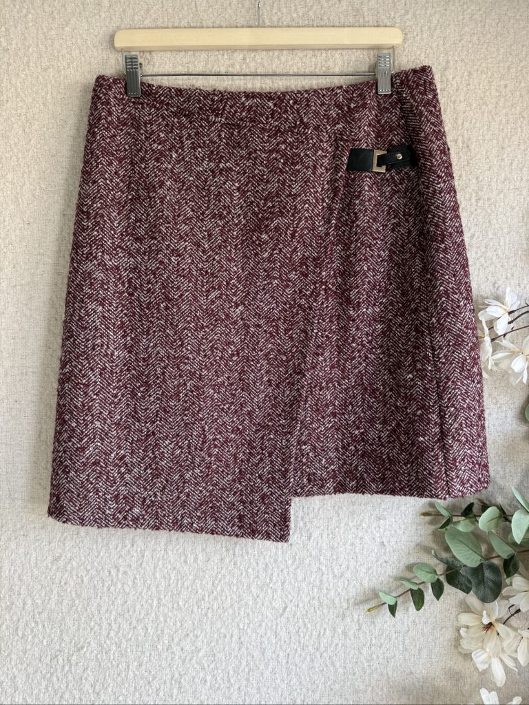 M&S Burgundy Wool Tweed Mini Skirt UK 14 Classic Stylish Buckle Detail