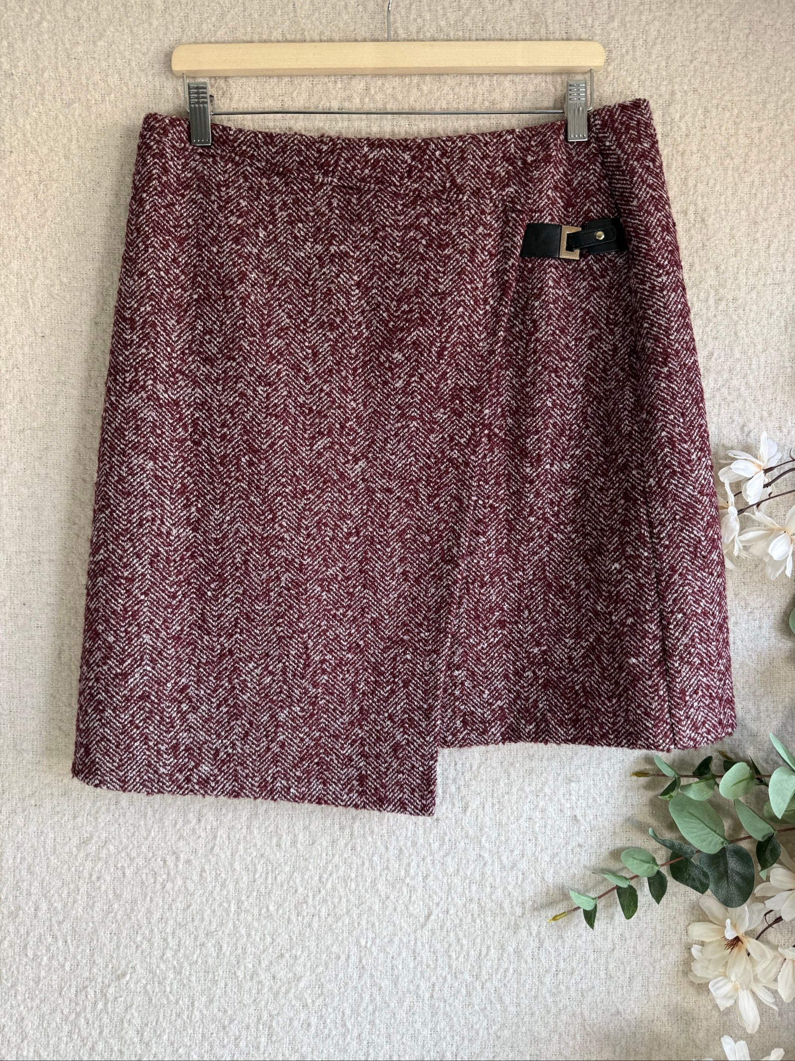 M&S Burgundy Wool Tweed Mini Skirt UK 14 Classic Stylish Buckle Detail