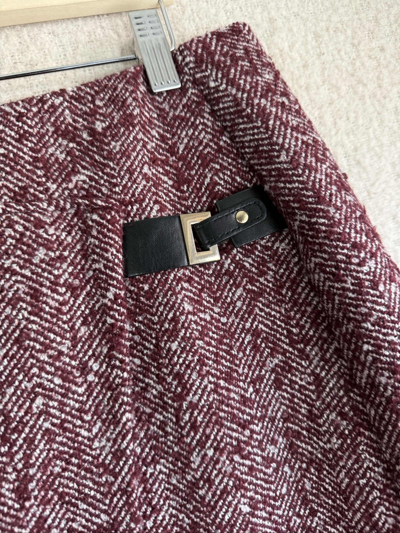 M&S Burgundy Wool Tweed Mini Skirt UK 14 Classic Stylish Buckle Detail image 2