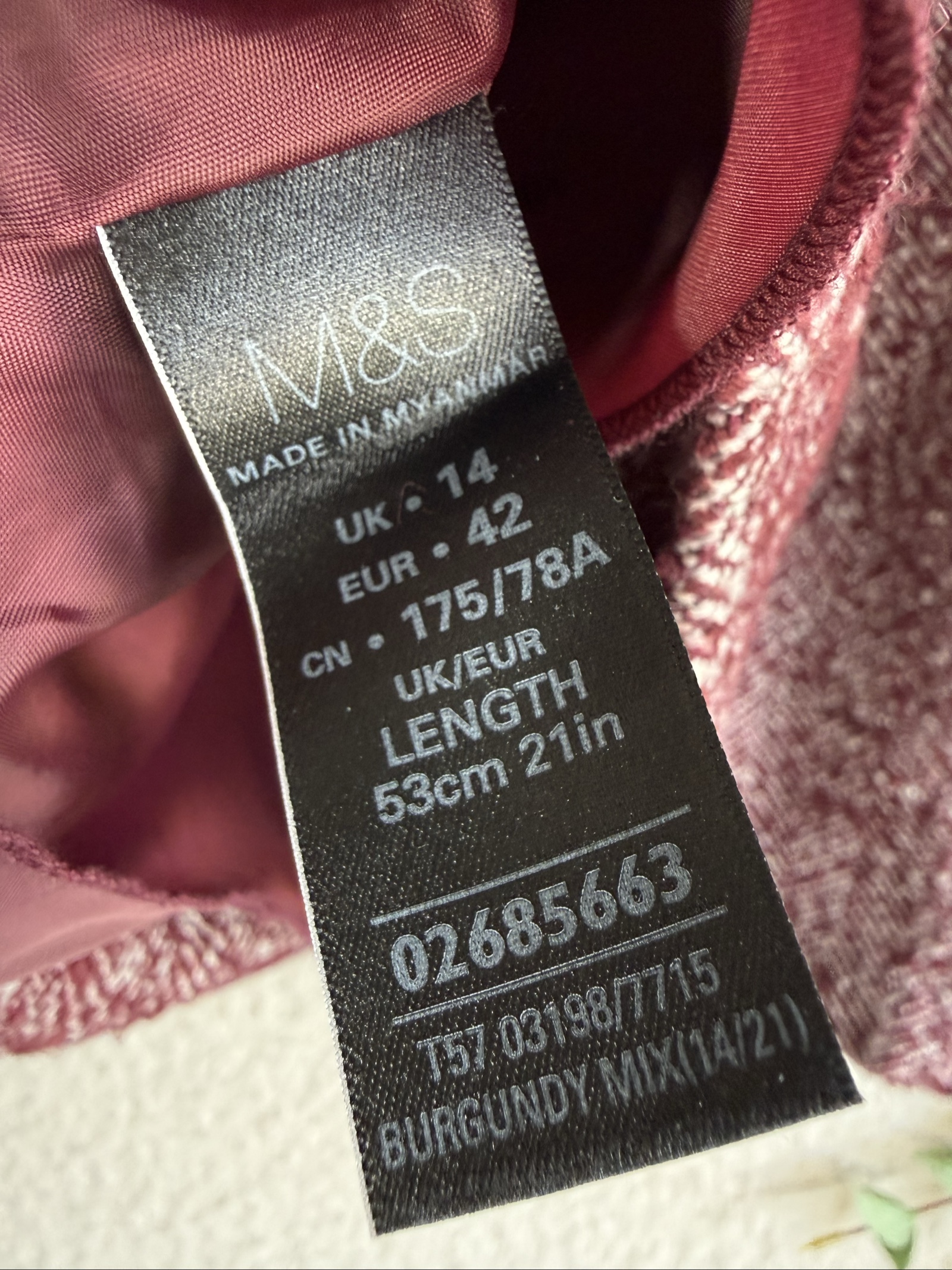 M&S Burgundy Wool Tweed Mini Skirt UK 14 Classic Stylish Buckle Detail image 5
