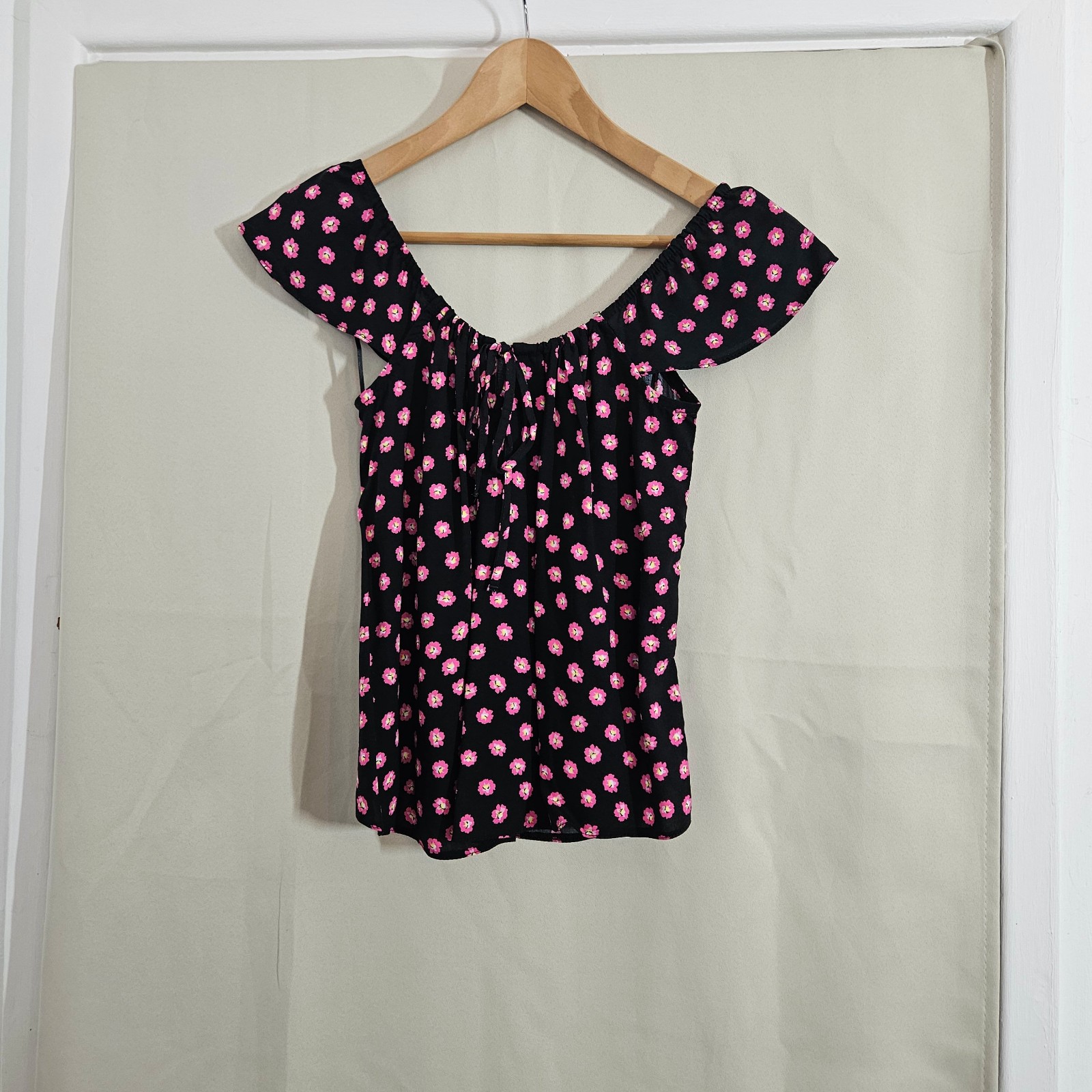 Papaya petite UK 6 Black & Pink Floral Off Shoulder Top