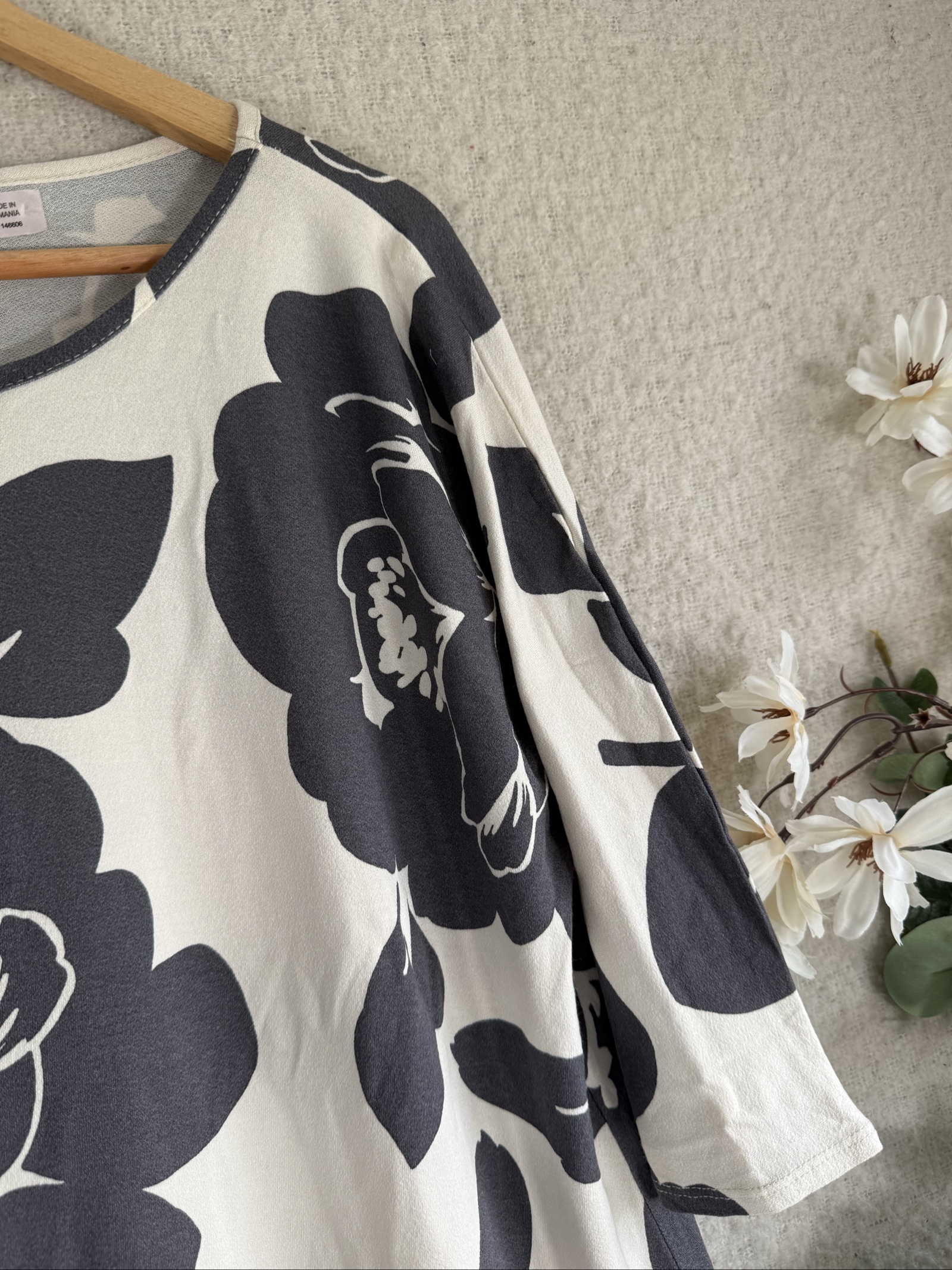 Phase Eight Black & White Floral Print Viscose Relaxed Fit Top UK 12 image 3