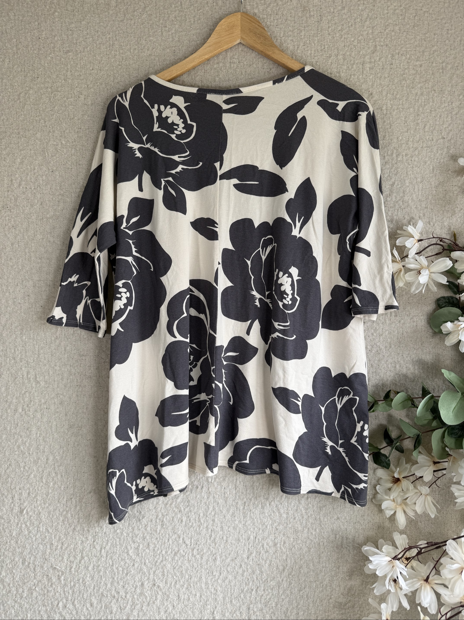 Phase Eight Black & White Floral Print Viscose Relaxed Fit Top UK 12 image 4