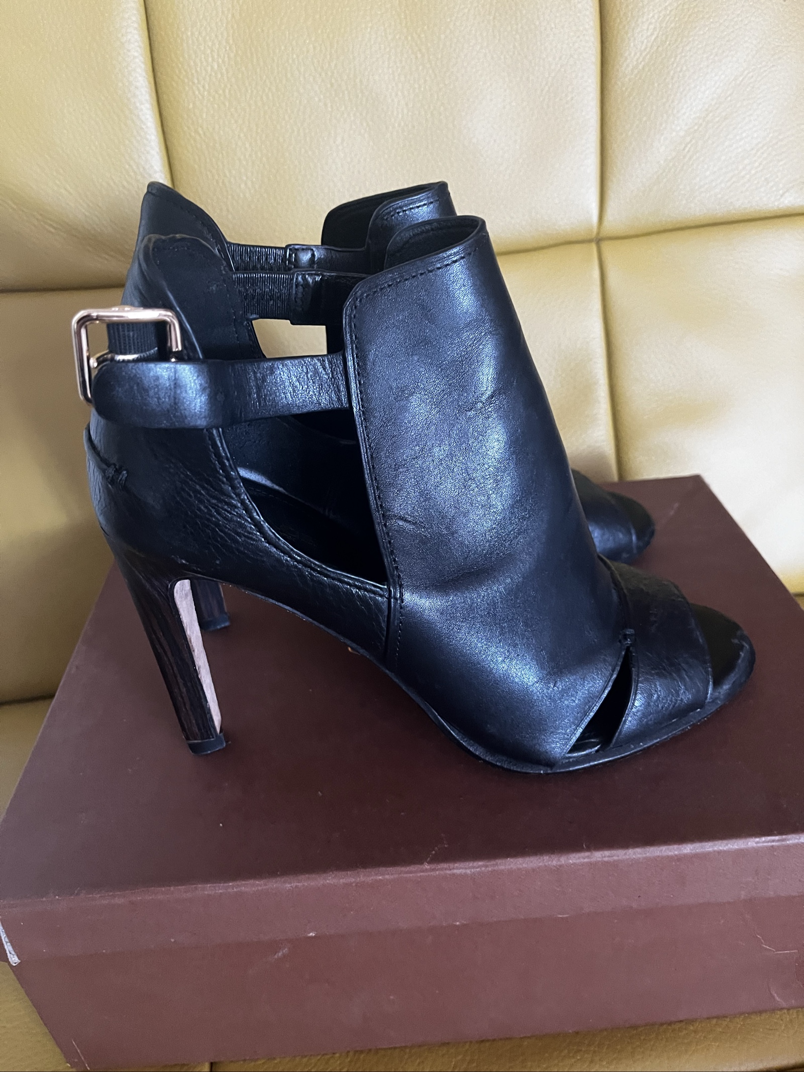 Coach Black Leather Peep Toe High Heel Sandals UK 6 image 2