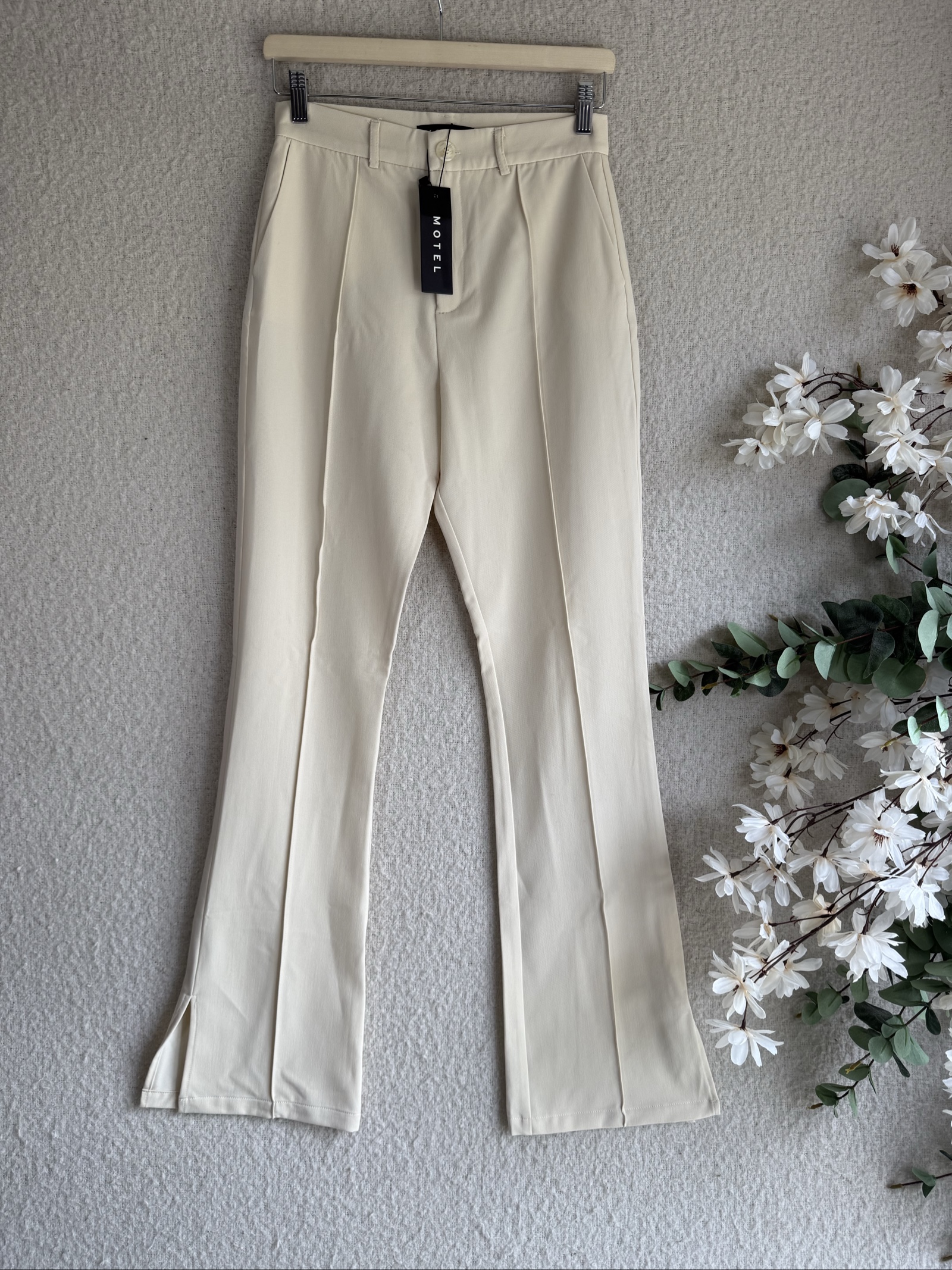 Motel Cream Zovey High Waisted Trousers XS Split Hem Stylish Detail