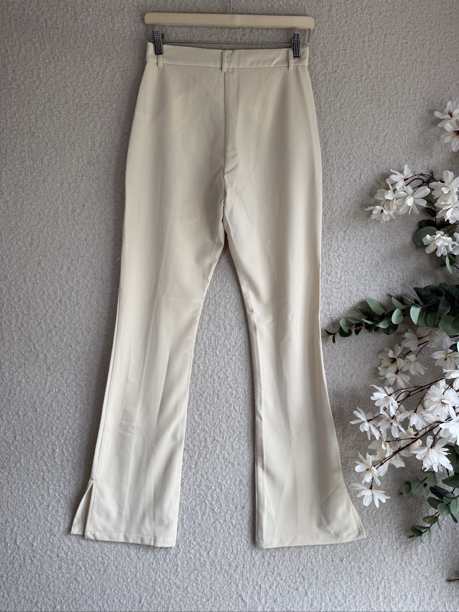Motel Cream Zovey High Waisted Trousers XS Split Hem Stylish Detail image 4