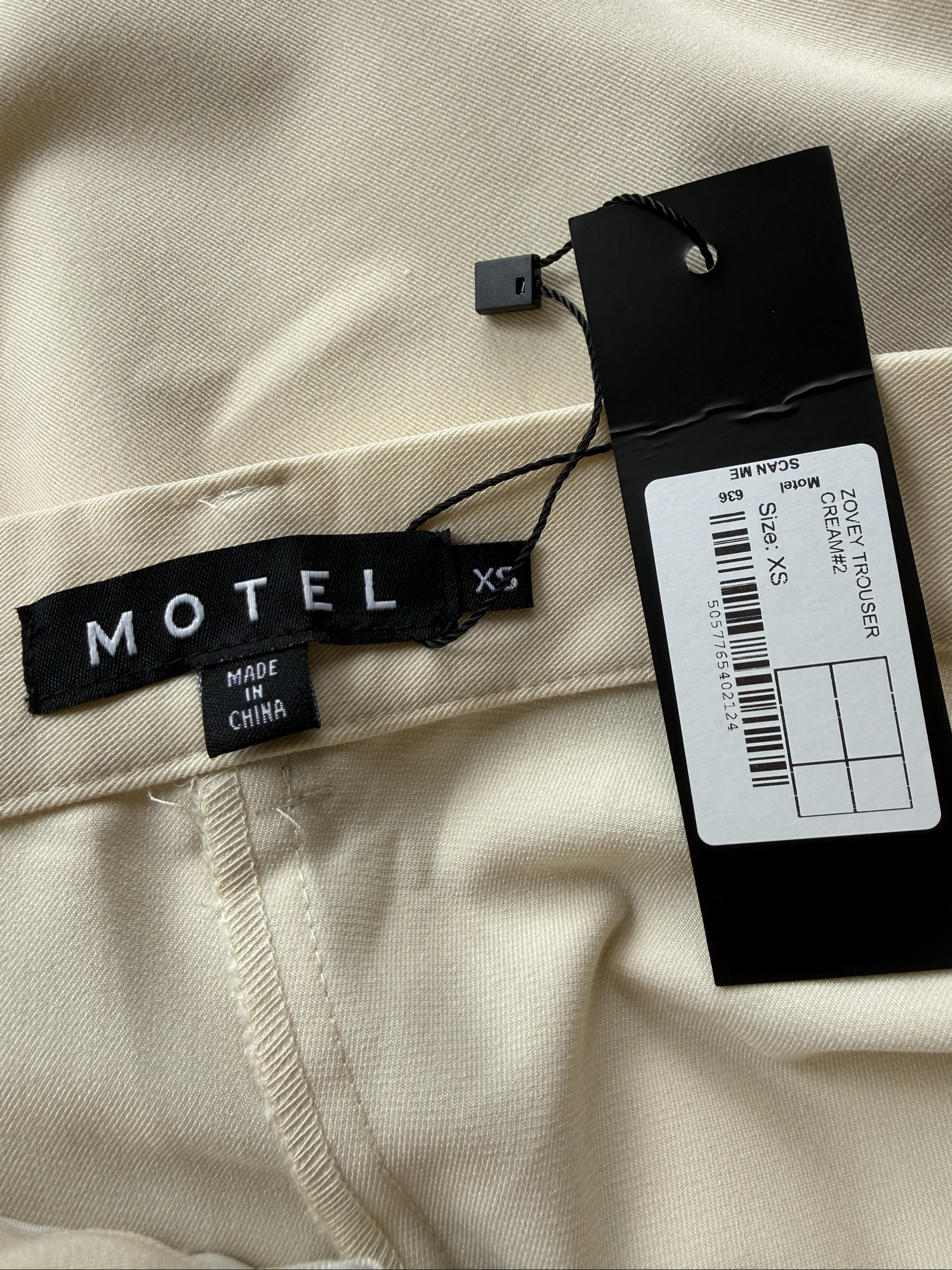 Motel Cream Zovey High Waisted Trousers XS Split Hem Stylish Detail image 5