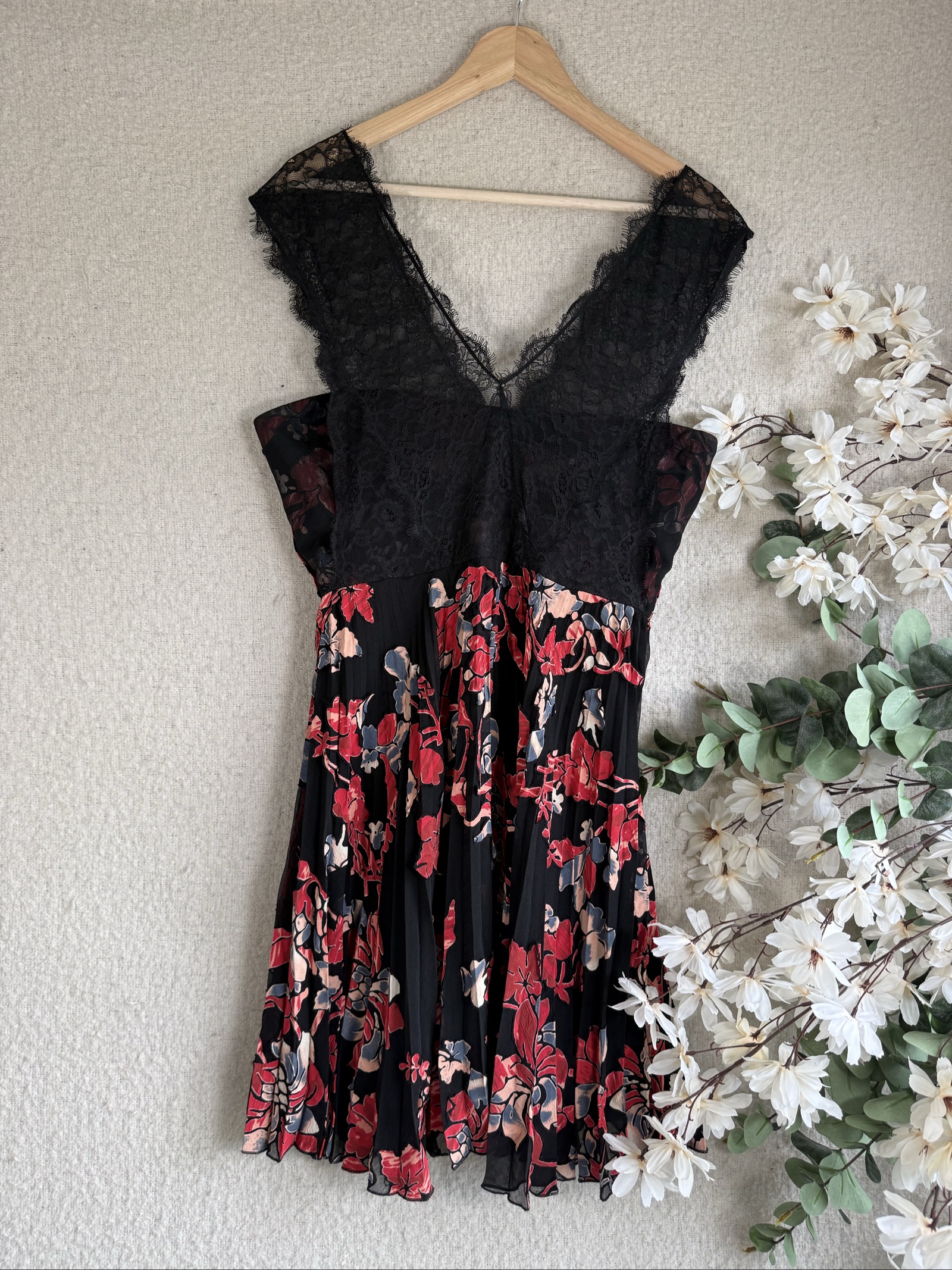 Reiss Black Lace Floral Silk Dress UK 14 Elegant V-Neck Occasion Midi
