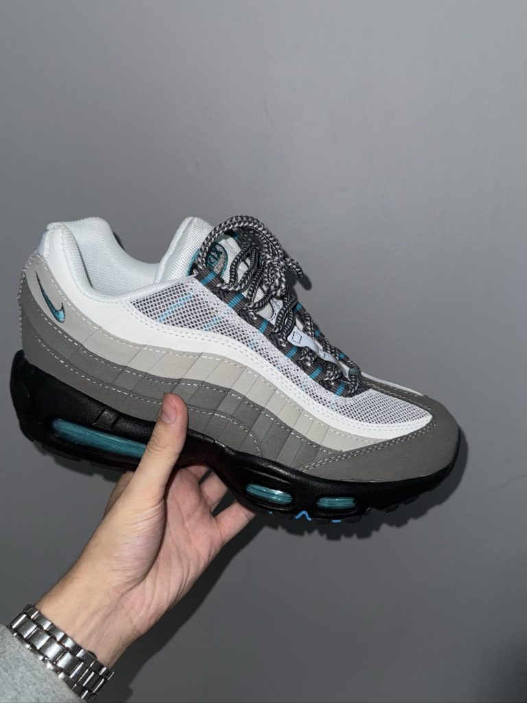 Nike White, Grey & Black and blue Air Max 95 Trainers UK 9