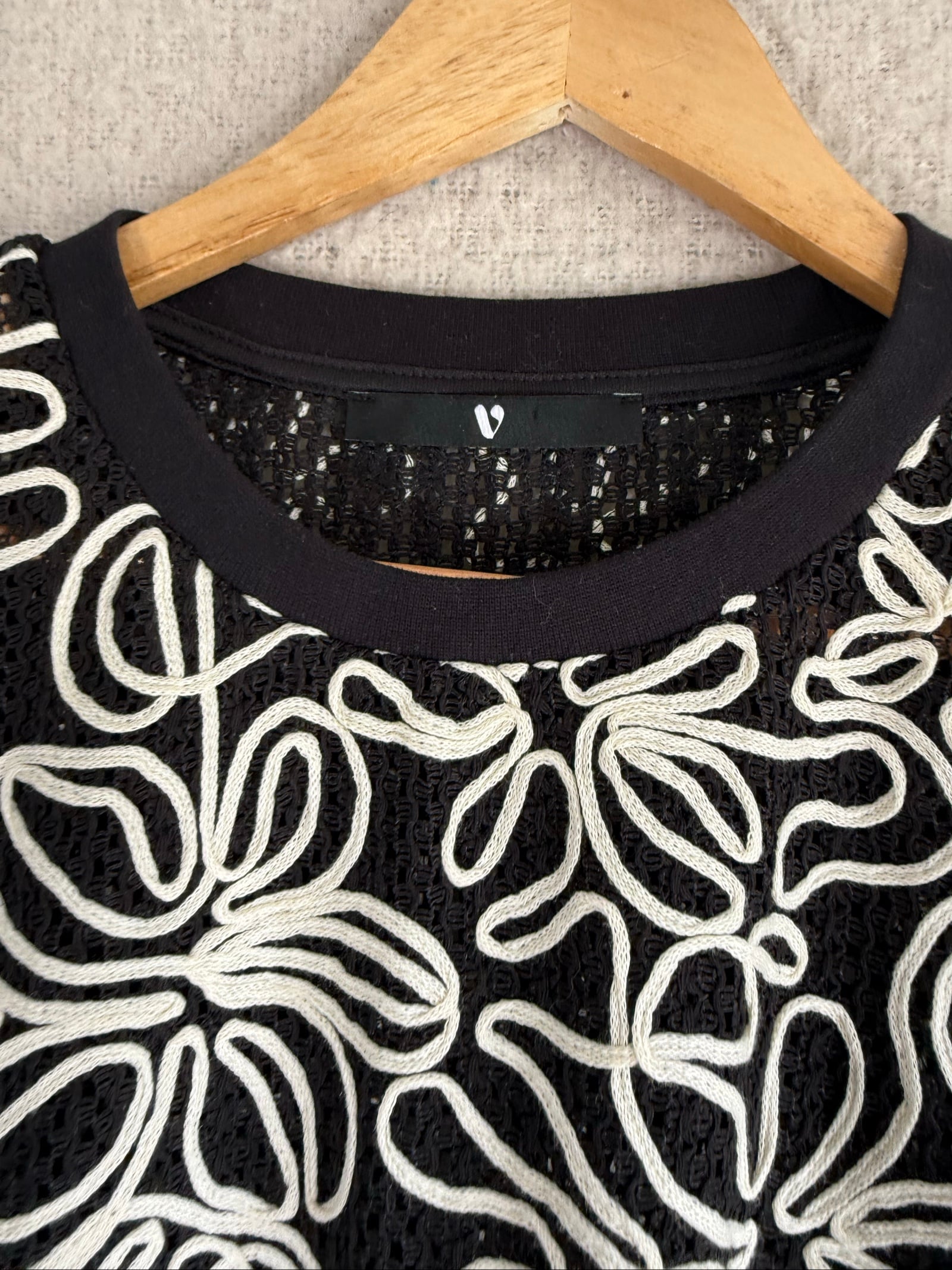 Very Black & White Floral Embroidered Mesh Jumper UK 18 Stylish Detailed image 3