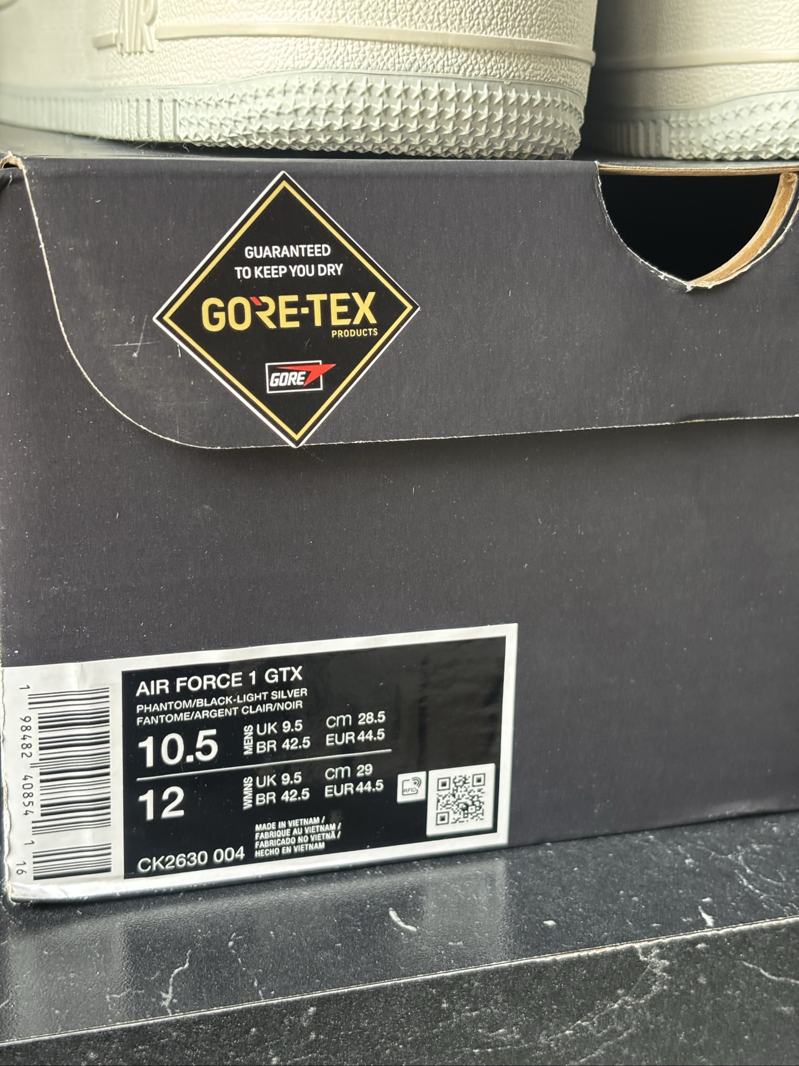 UK 9.5 Nike Air Force 1 GTX | Black Silver White CK2630-004 | New image 3