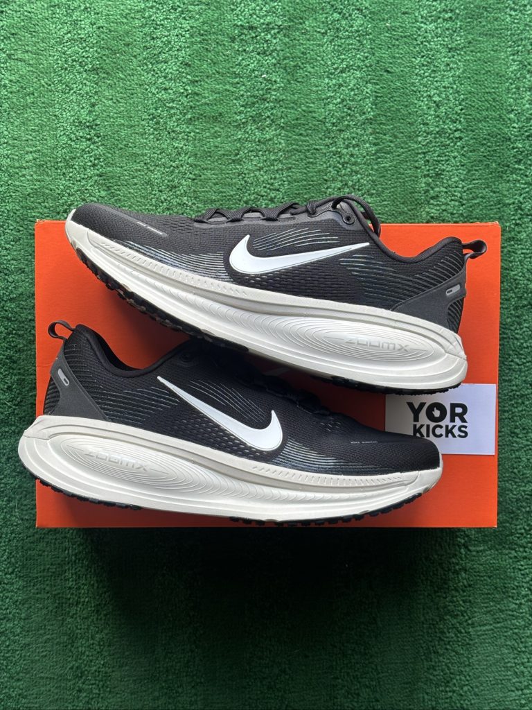 UK 9 W Nike Nike Vomero 18 | Black & White HM6804-005 | New
