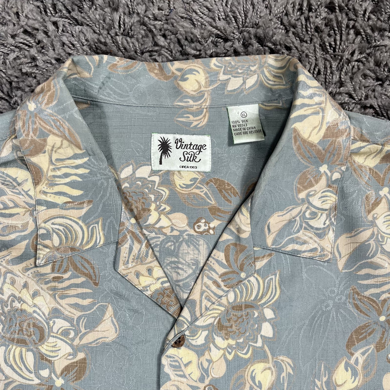 Vintage Silk Blue & Beige Floral Hawaiian Shirt Large image 2