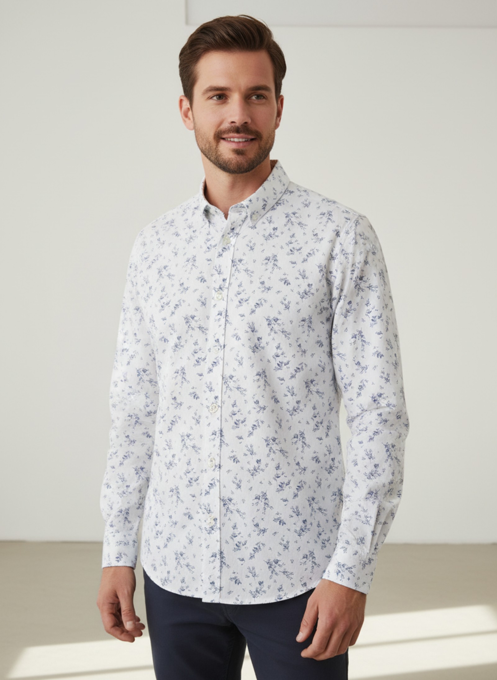 Abercrombie & Fitch White & Blue Floral Button-Up Shirt XL