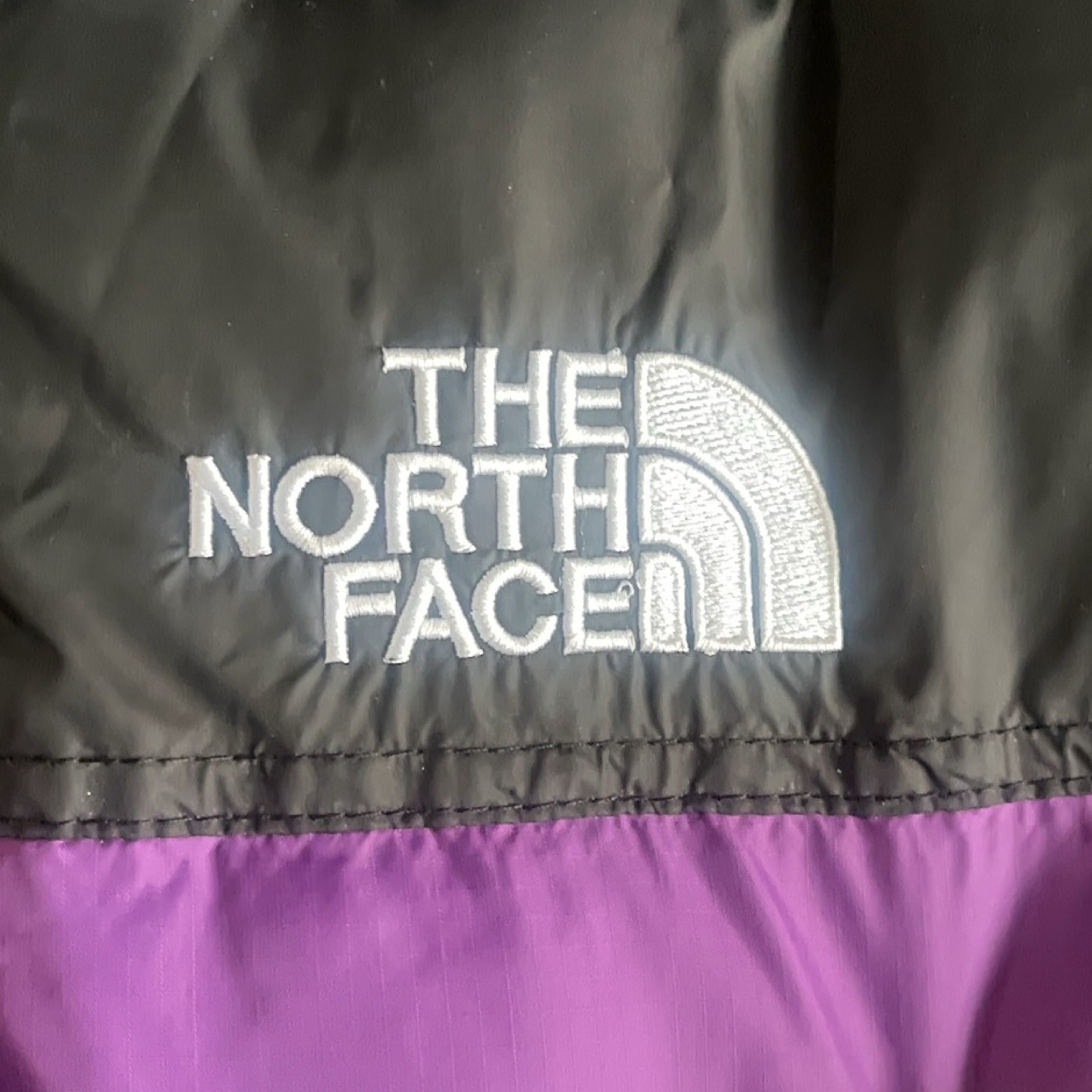 The North Face Purple & Black Puffer Jacket UK M FA17 image 4