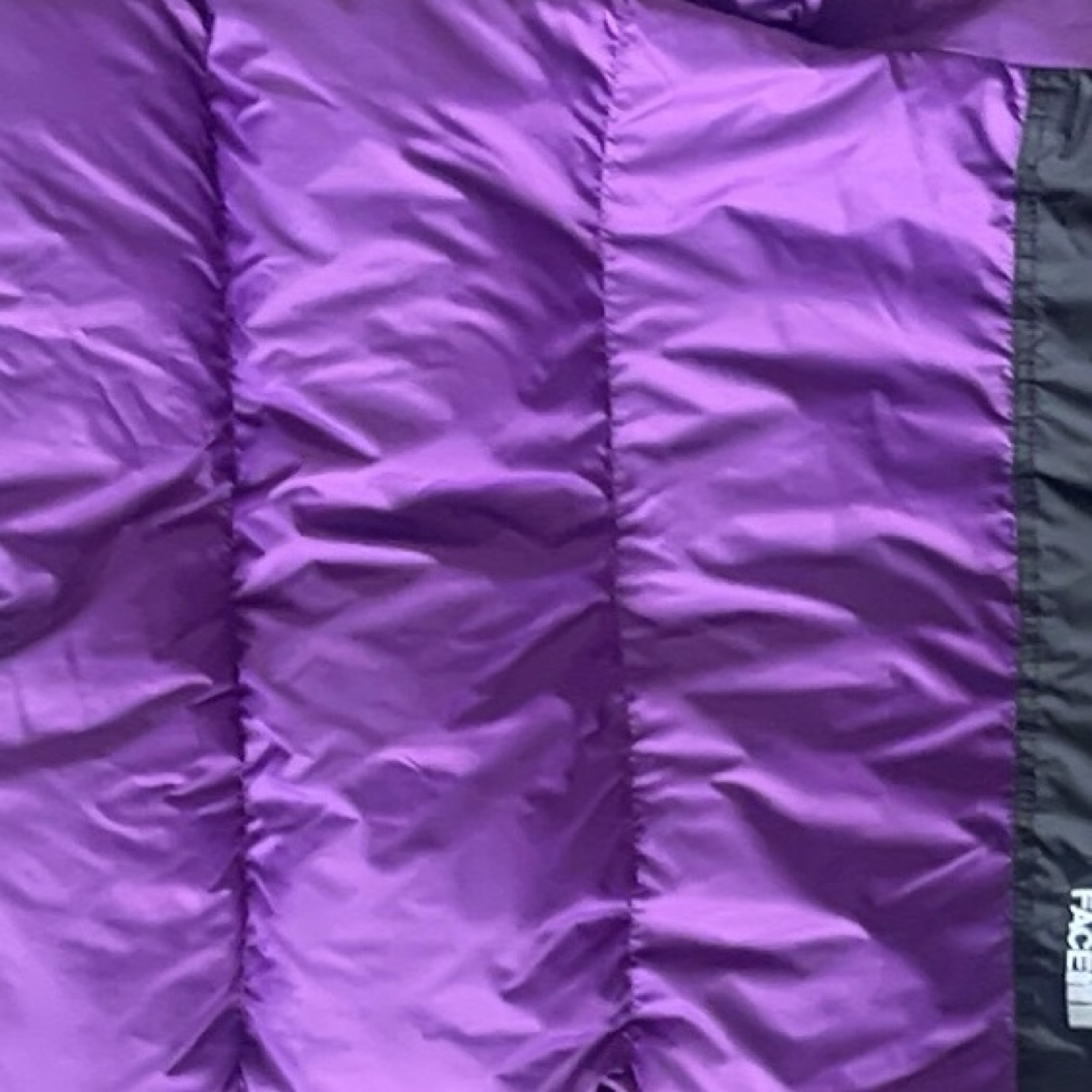 The North Face Purple & Black Puffer Jacket UK M FA17 image 9