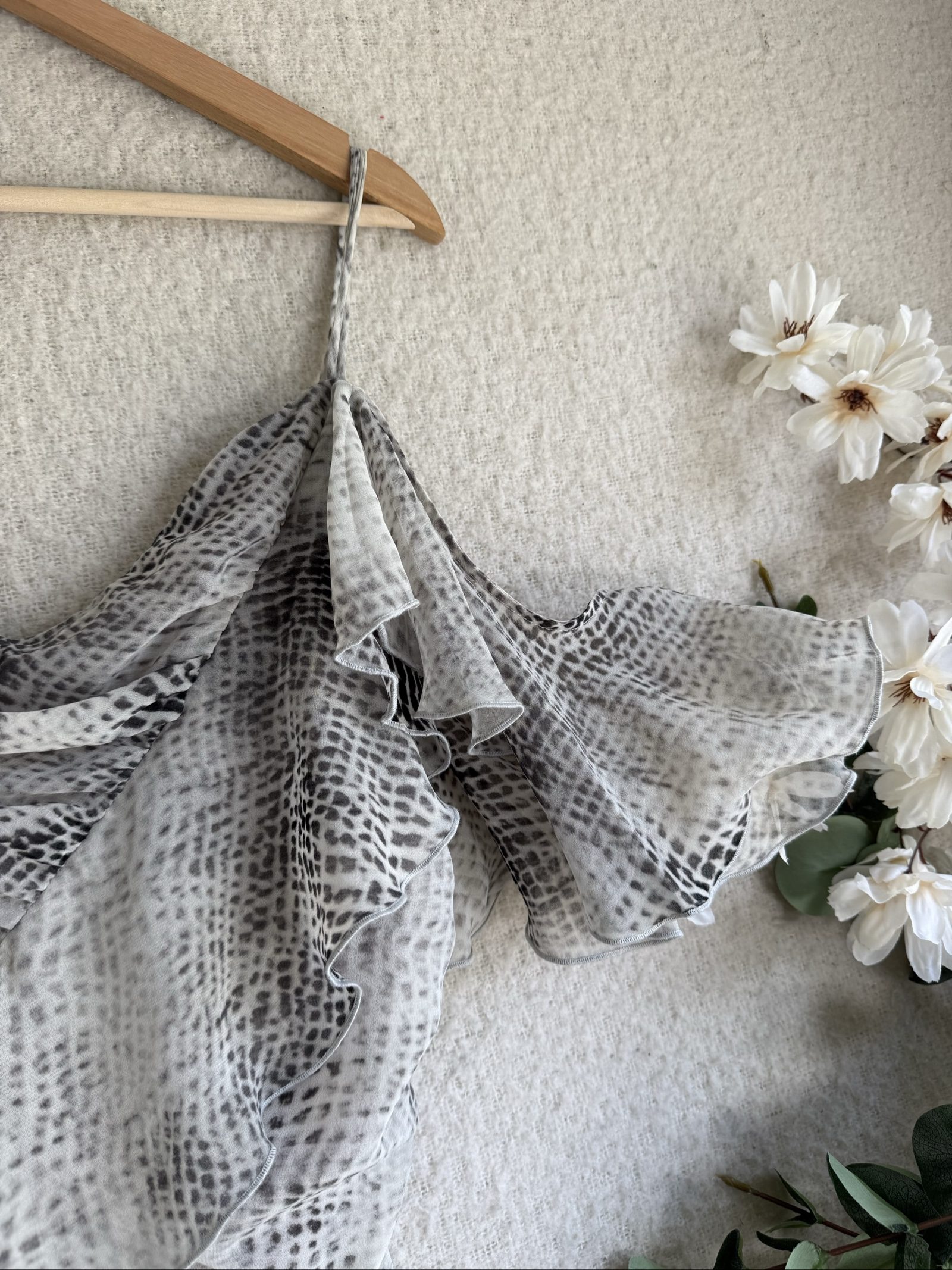 Zara Grey Snake Print One-Shoulder Mini Dress UK Small Ruffled Detail image 2