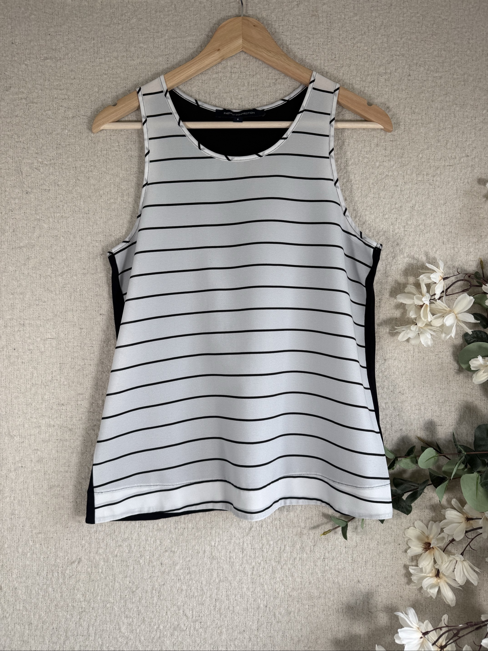 French Connection White & Black Striped Sleeveless Top Small Relaxed Fit