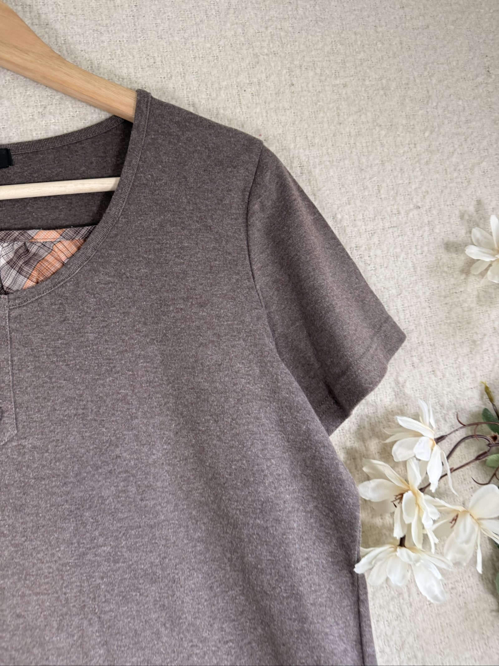 Bm Brown Soft Knit Button Front Casual Short Sleeve Top Medium Stylish image 2