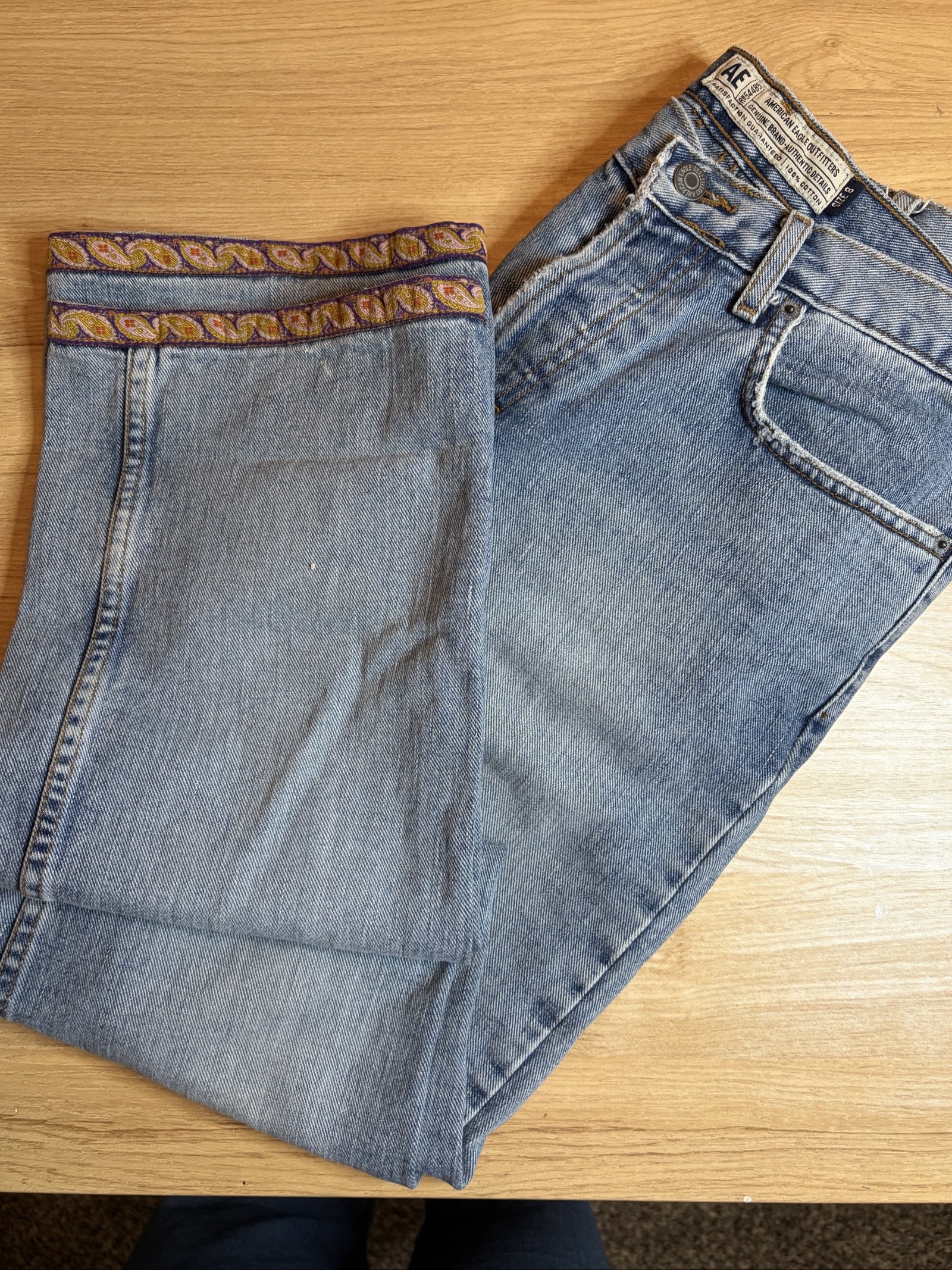 American Eagle Light Blue Denim Jeans Size 8 with Embroidered Hem