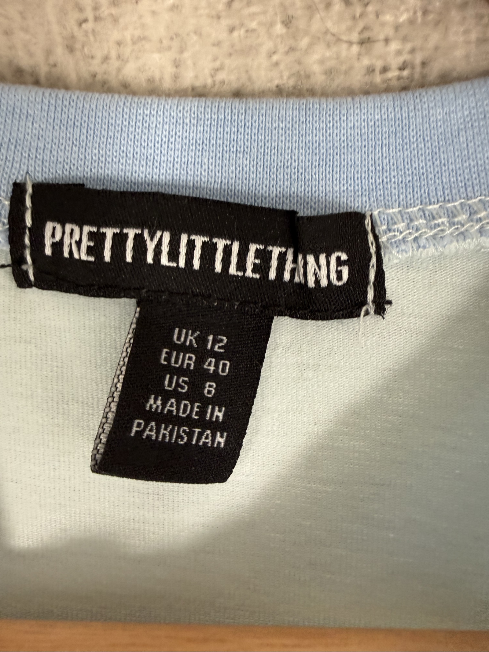 PrettyLittleThing Light Blue Miami Print Crop T-Shirt UK 12 Casual Summer image 3