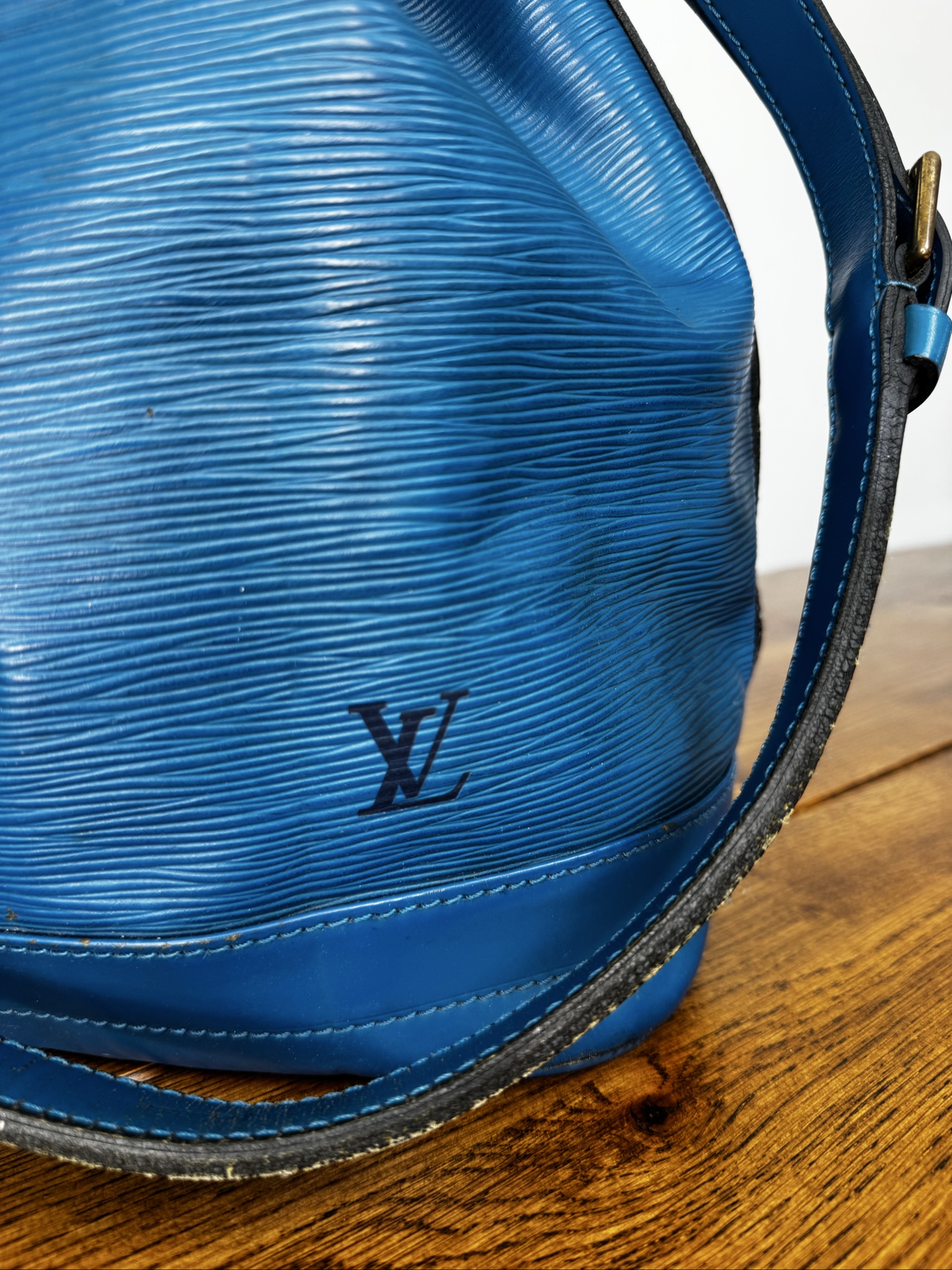 Louis Vuitton Blue Epi Leather Noe Bucket Bag Drawstring image 2