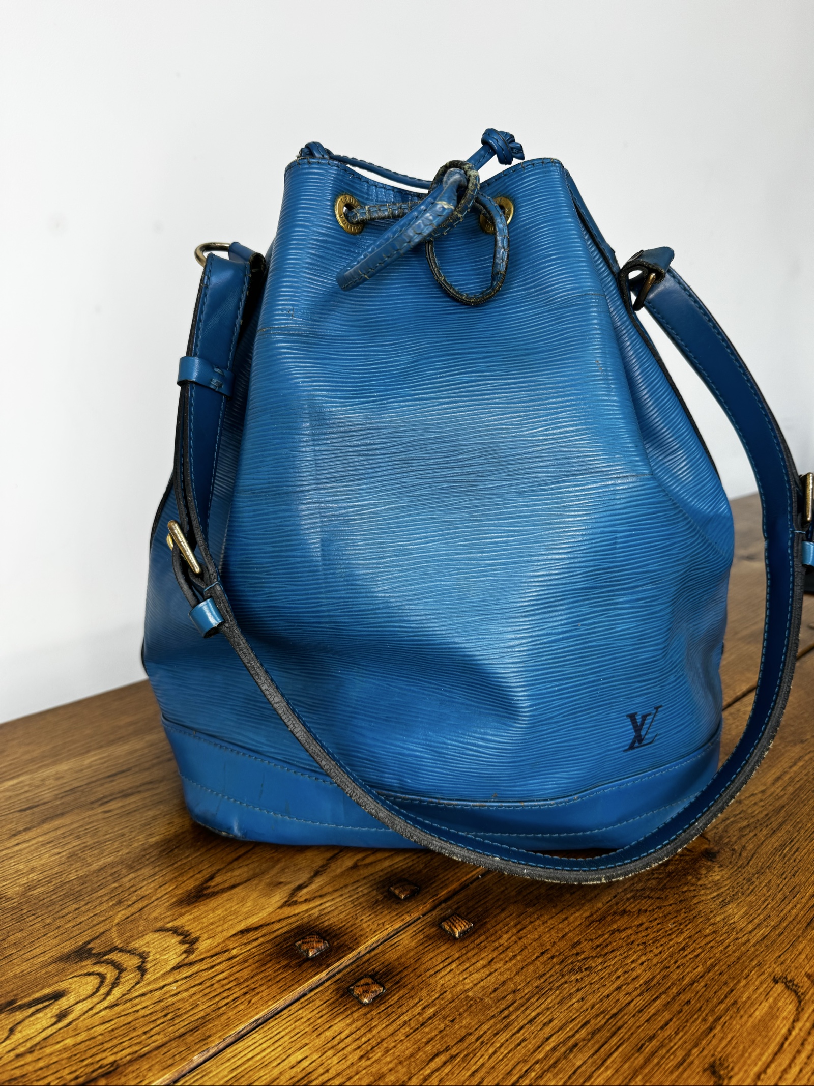 Louis Vuitton Blue Epi Leather Noe Bucket Bag Drawstring image 3
