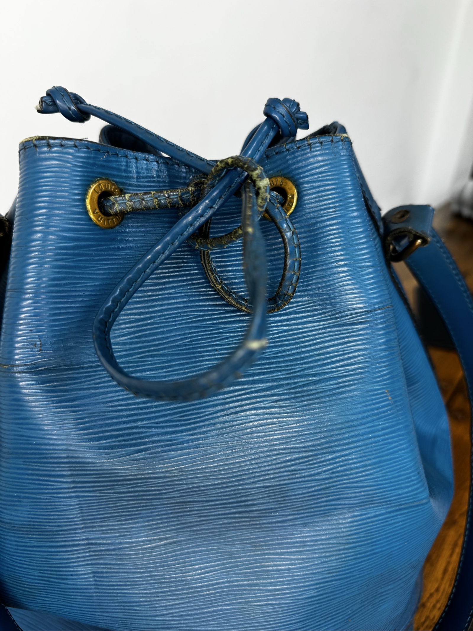 Louis Vuitton Blue Epi Leather Noe Bucket Bag Drawstring image 5