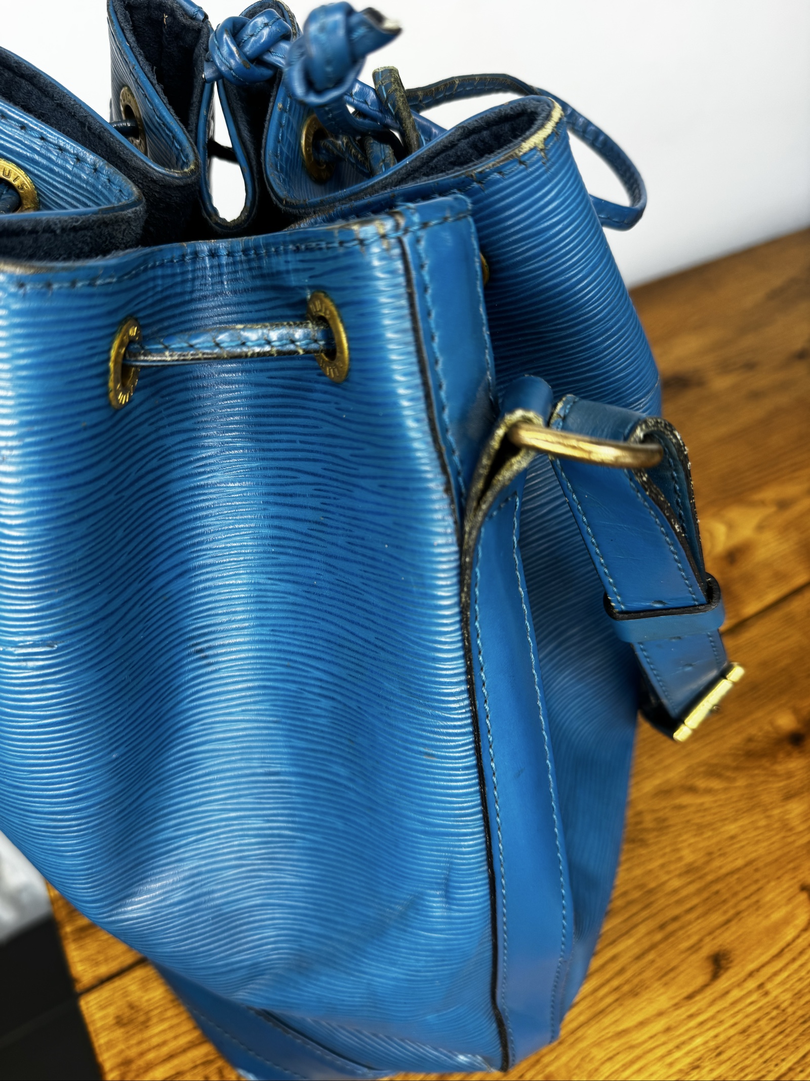Louis Vuitton Blue Epi Leather Noe Bucket Bag Drawstring image 8