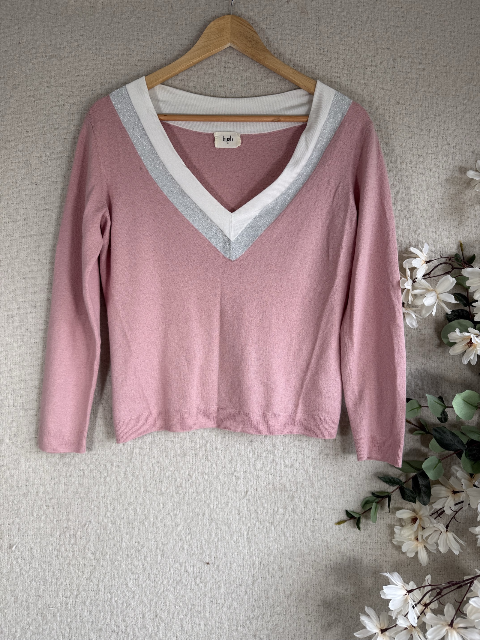 Hush Pink & White V Neck Sweater Medium Soft Blend Casual Knitwear