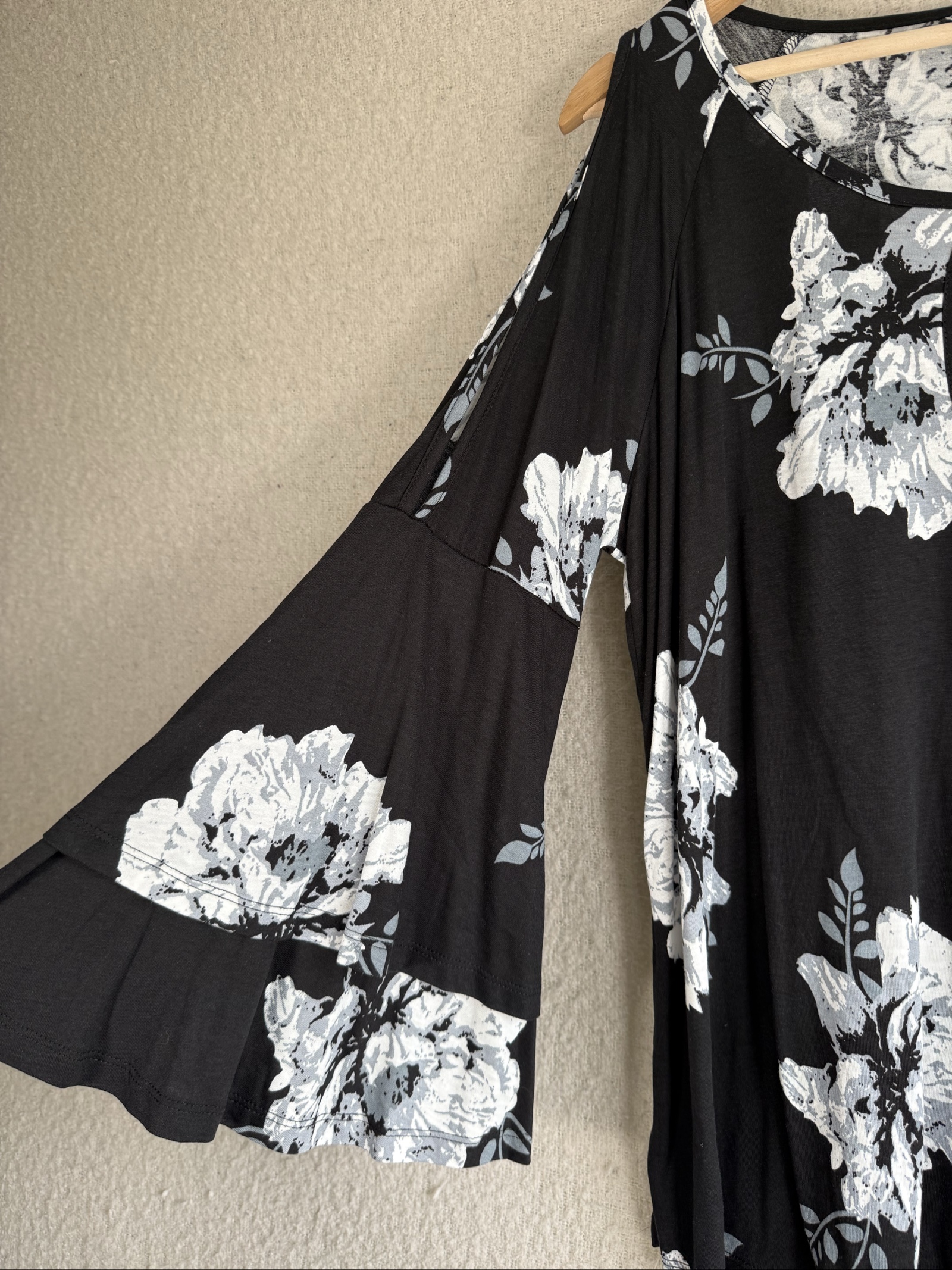 Lascana Black & White Floral Cold Shoulder Top UK 12 Flared Sleeves image 2