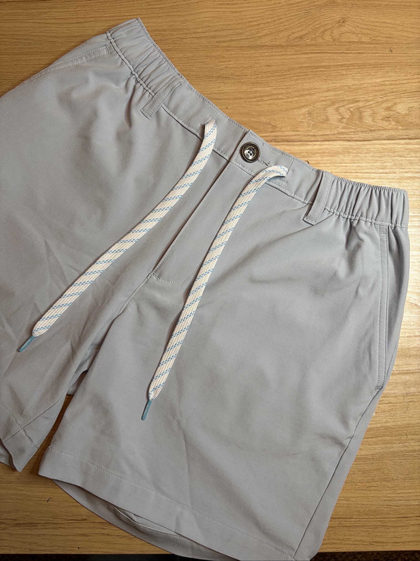 Chubbies Grey Shorts Medium Regular Fit 6 in Inseam Drawstring