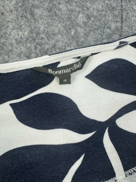 Bonmarche White & Navy Leaf Print Top 18 image 3
