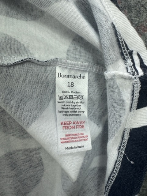 Bonmarche White & Navy Leaf Print Top 18 image 4