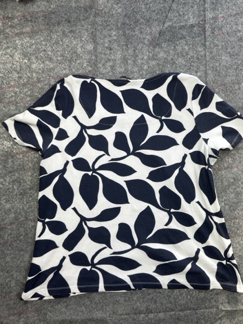 Bonmarche White & Navy Leaf Print Top 18 image 5