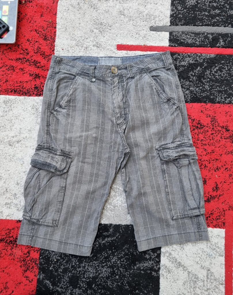 Burton Grey Checked Cargo Shorts 32 Waist