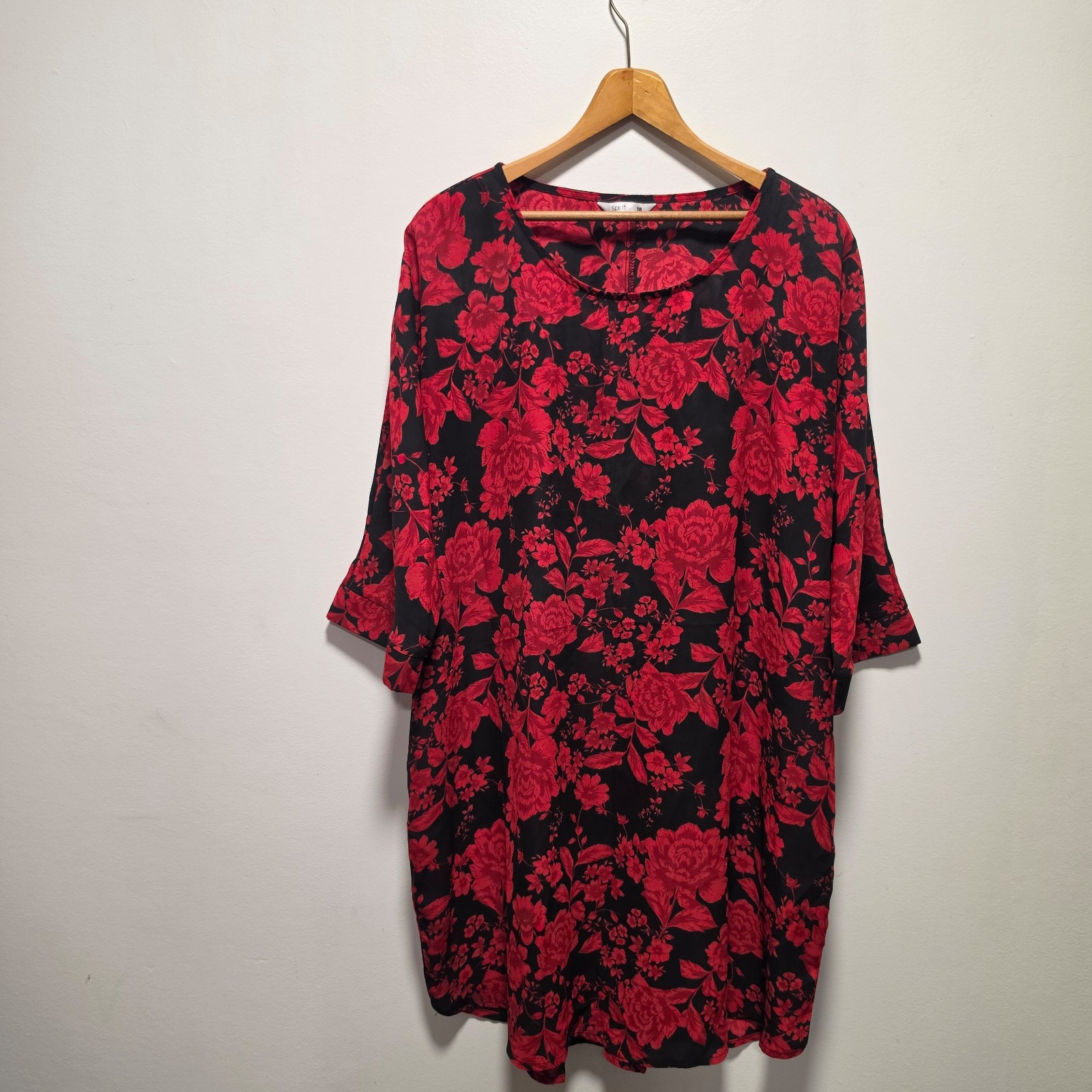 Black and red Floral Tunic Top Size 18