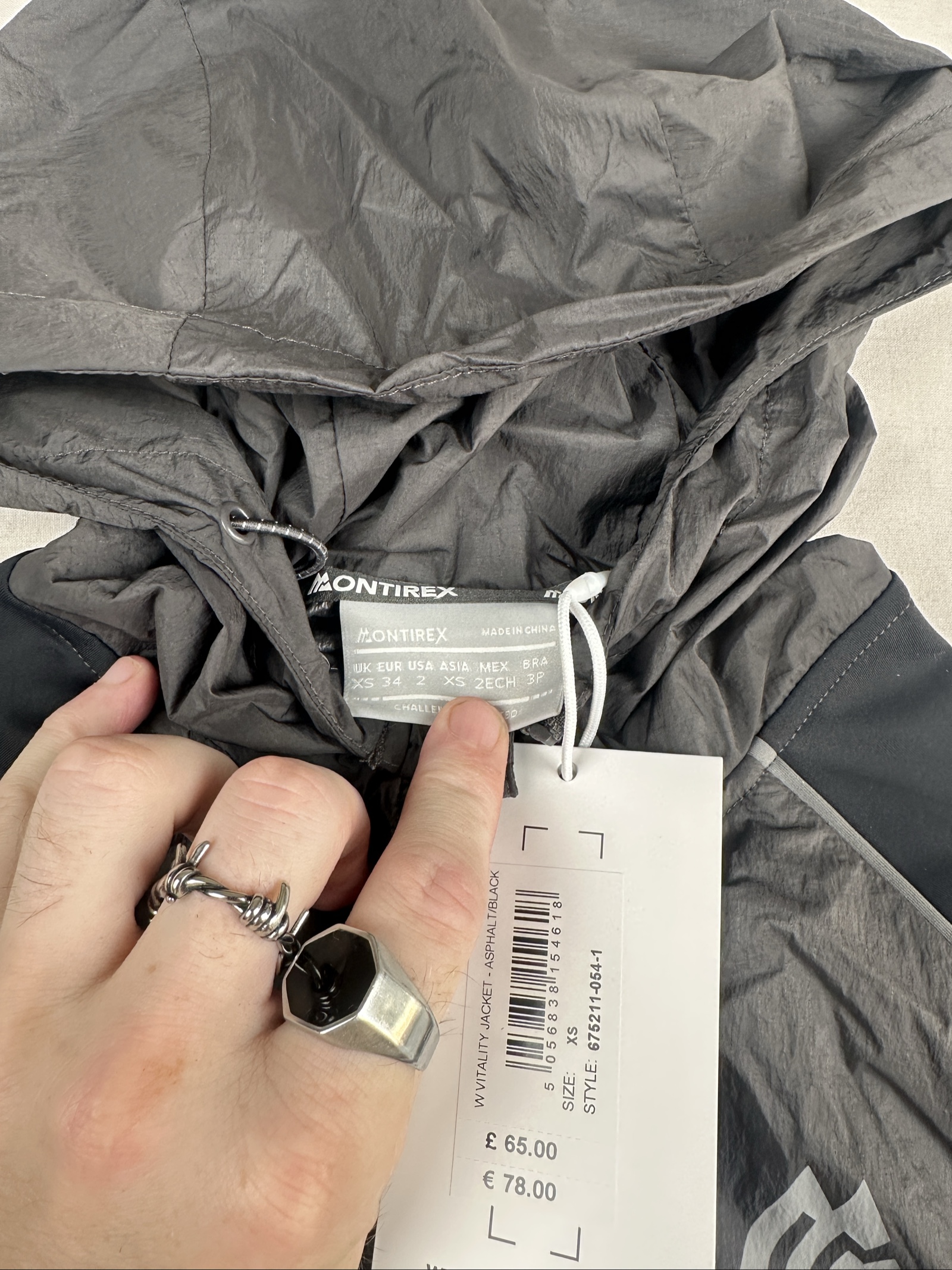 Montirex Grey & Black Vitality Jacket XS Lightweight Hooded Windbreaker image 3