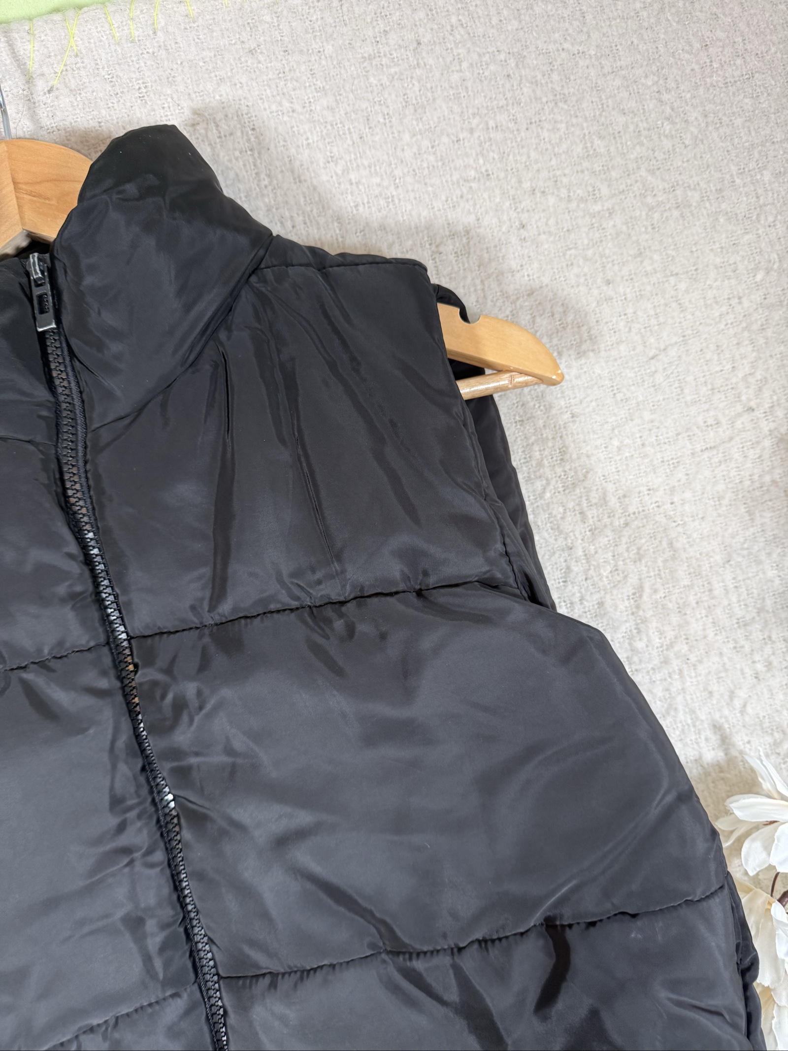 Rising Black Puffer Gilet Bodywarmer Vest Small Lightweight Sleeveless image 2