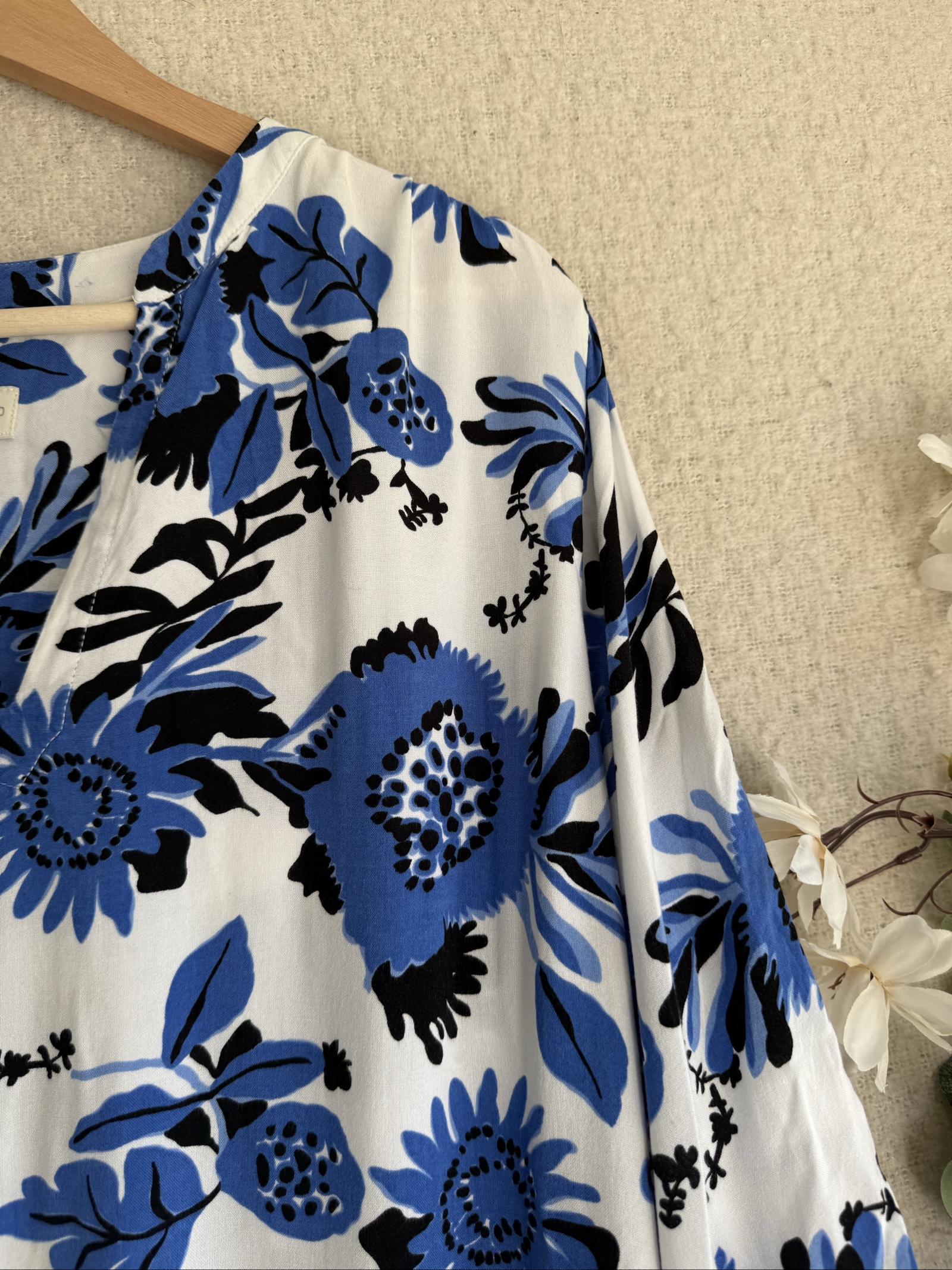 Milano Blue & Black Floral Viscose Top UK 10 Relaxed Fit 3/4 Sleeves image 2