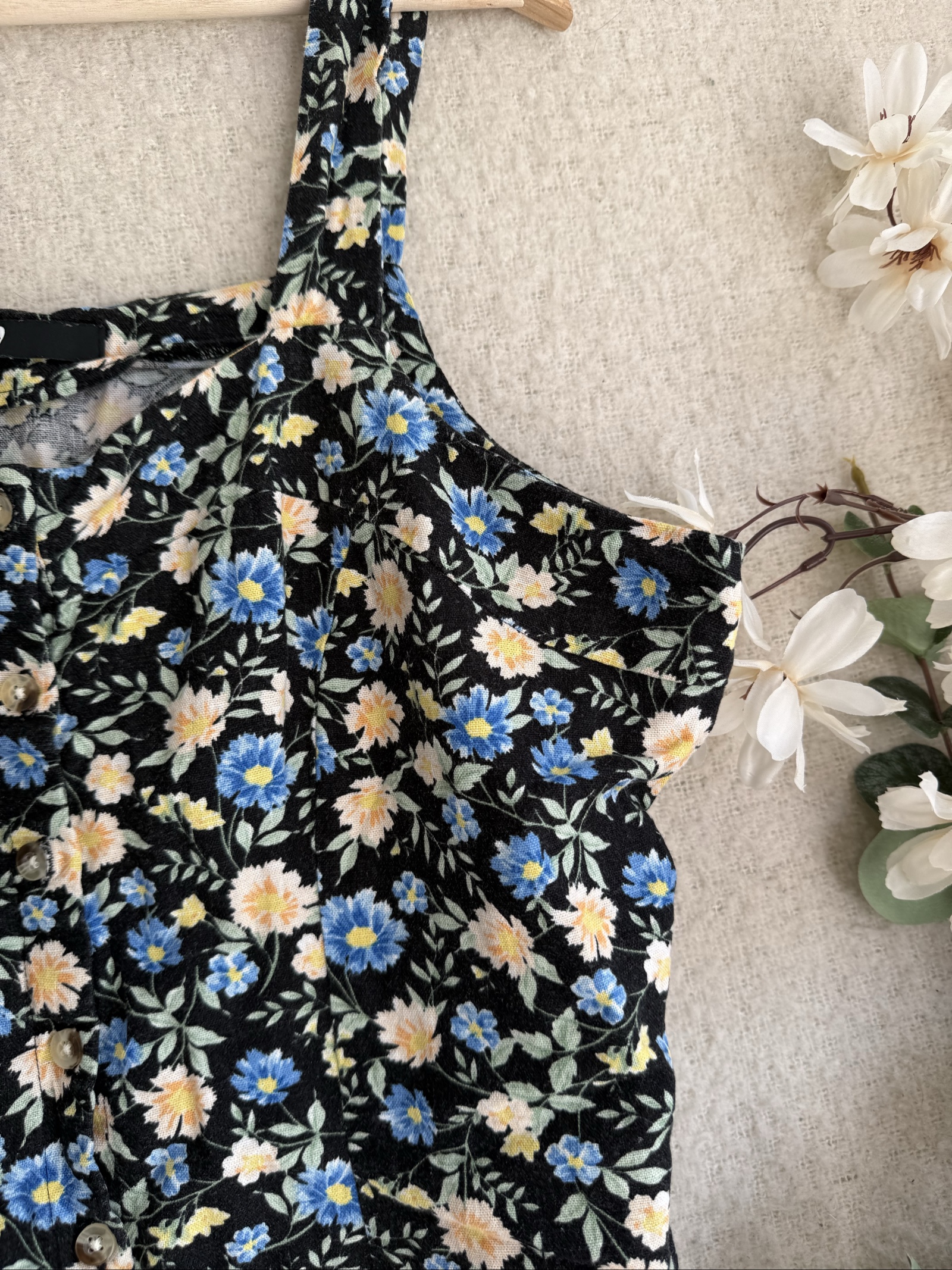 V Black & Blue Floral Button Front Summer Top UK Medium Floral Print image 2