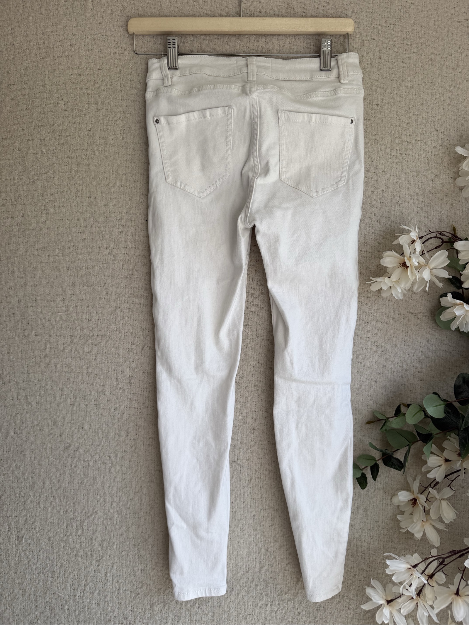 New Look White Skinny Jeans UK 10 Distressed Knee Denim Pants image 4
